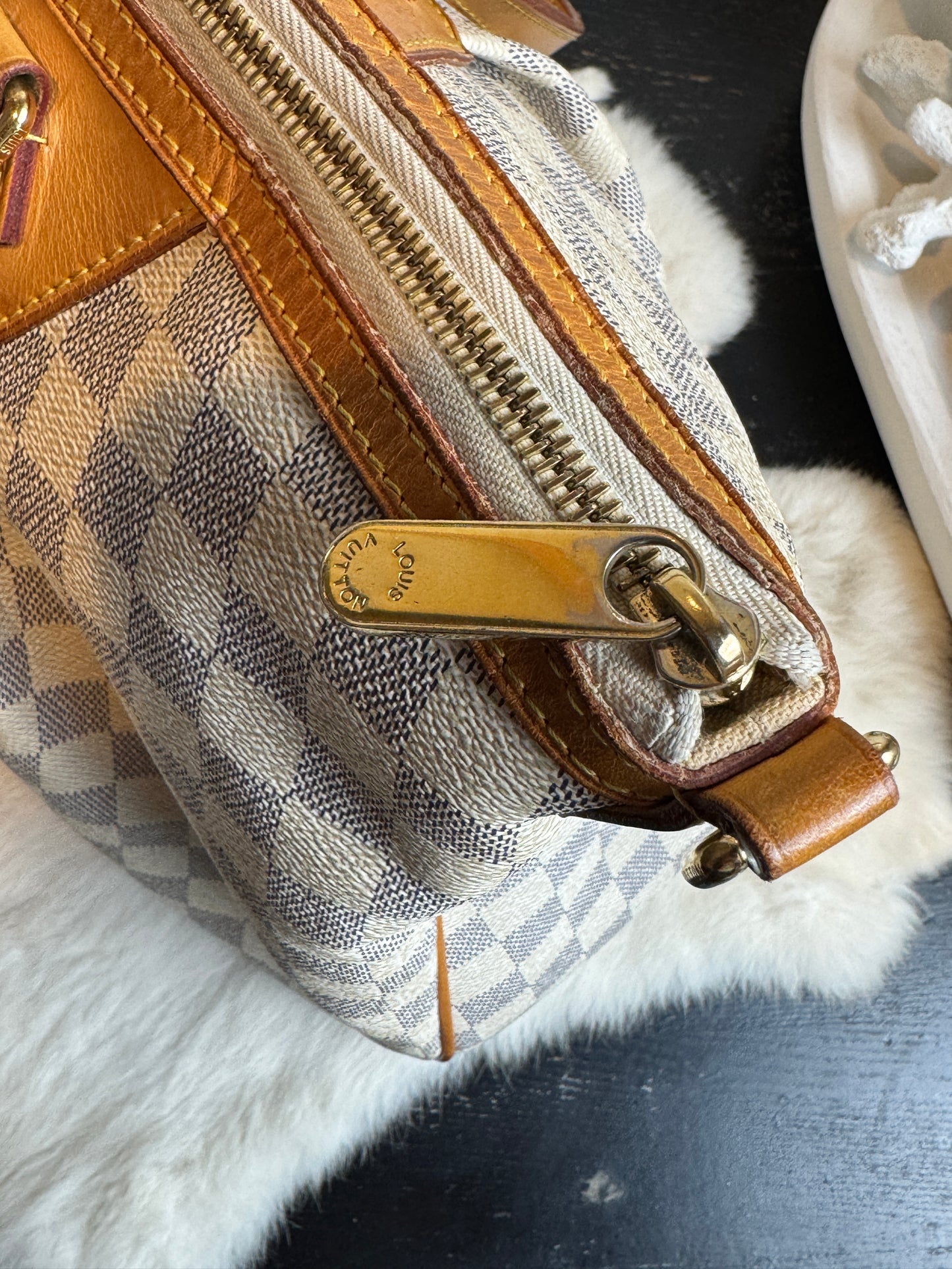 Louis Vuitton Damier Azur Siracusa MM