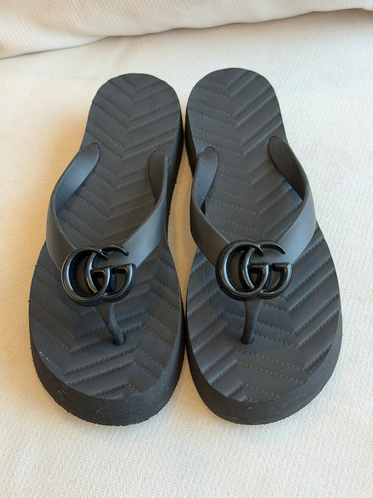 Gucci GG Marmont Black Rubber Platform Thong Sandals Size 37