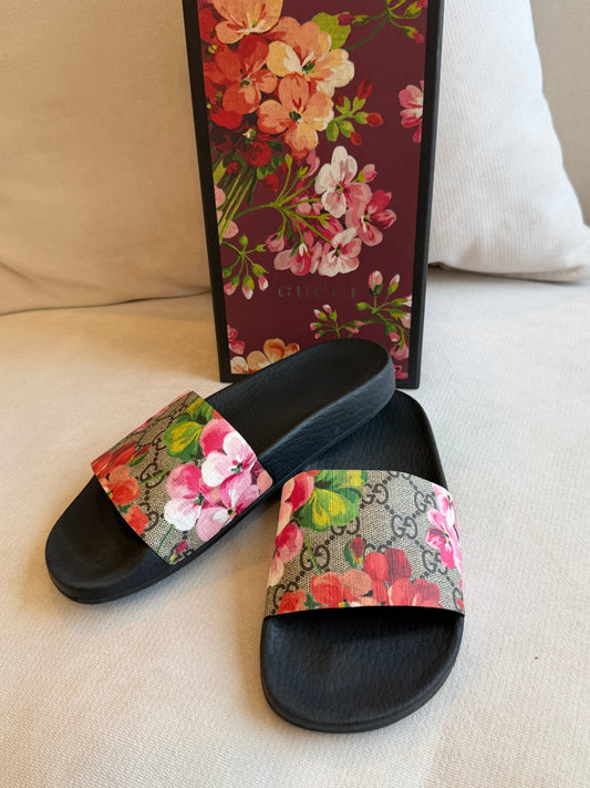 GUCCI Supreme Canvas Blooms Womens Slides 35EU