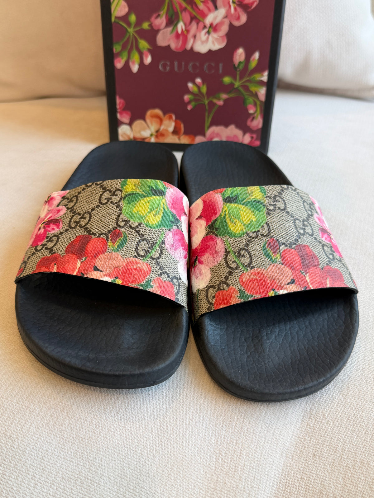 GUCCI Supreme Canvas Blooms Womens Slides 35EU