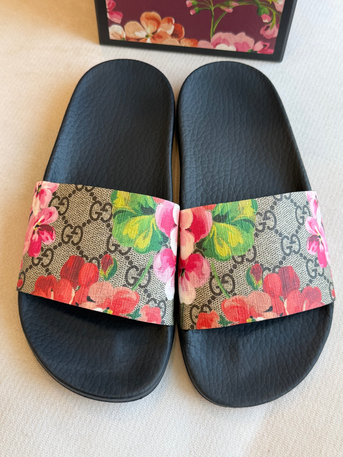 GUCCI Supreme Canvas Blooms Womens Slides 35EU