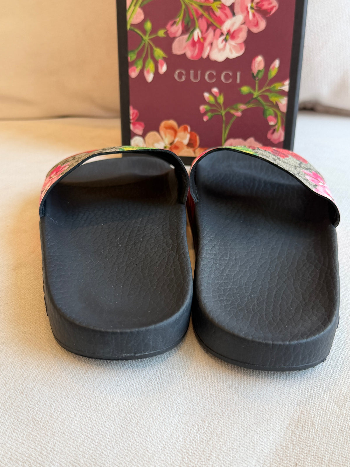 GUCCI Supreme Canvas Blooms Womens Slides 35EU