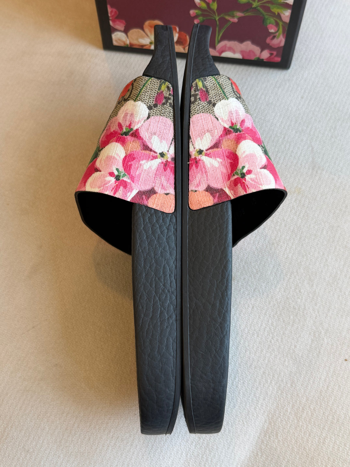 GUCCI Supreme Canvas Blooms Womens Slides 35EU