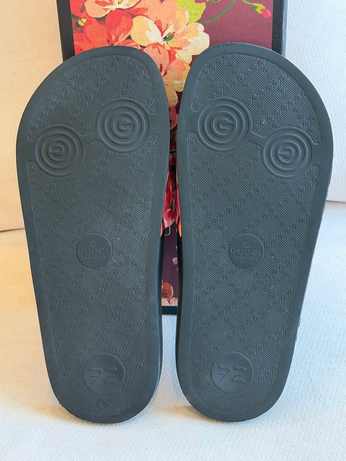 GUCCI Supreme Canvas Blooms Womens Slides 35EU