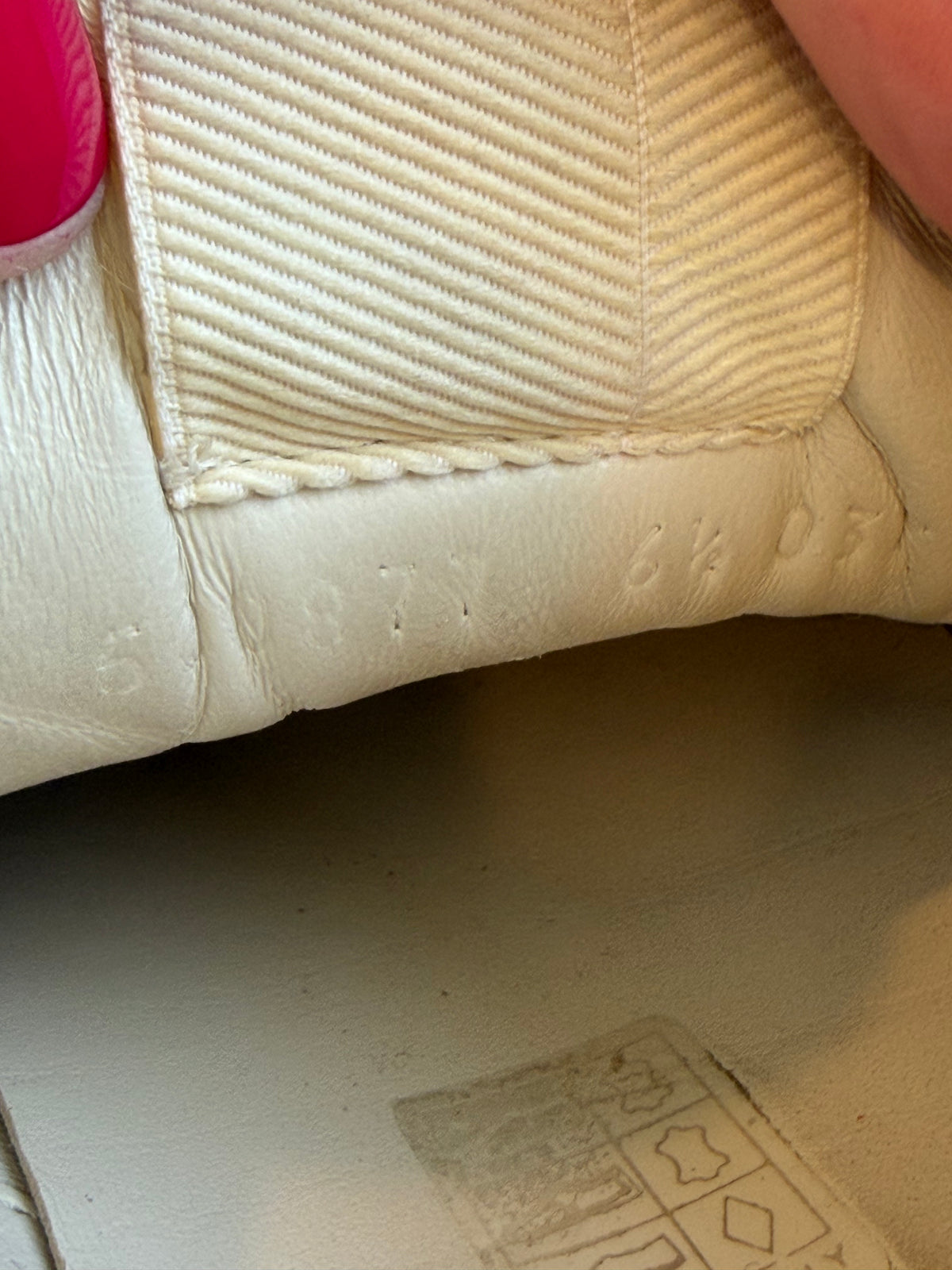 GUCCI Rhyton Ivory Sneakers Men's 6.5EU (Women's 39.5EU)
