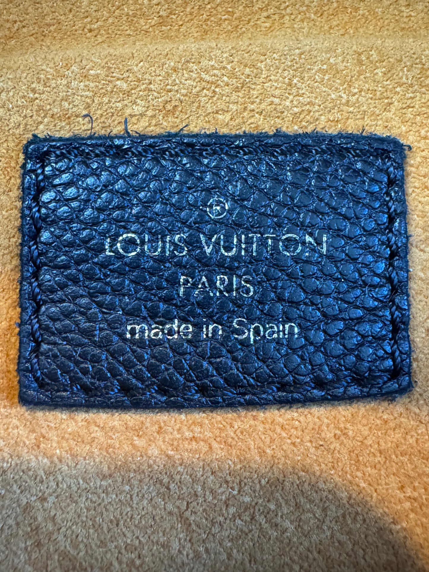 Louis Vuitton Empreinte Noir Original Bumbag