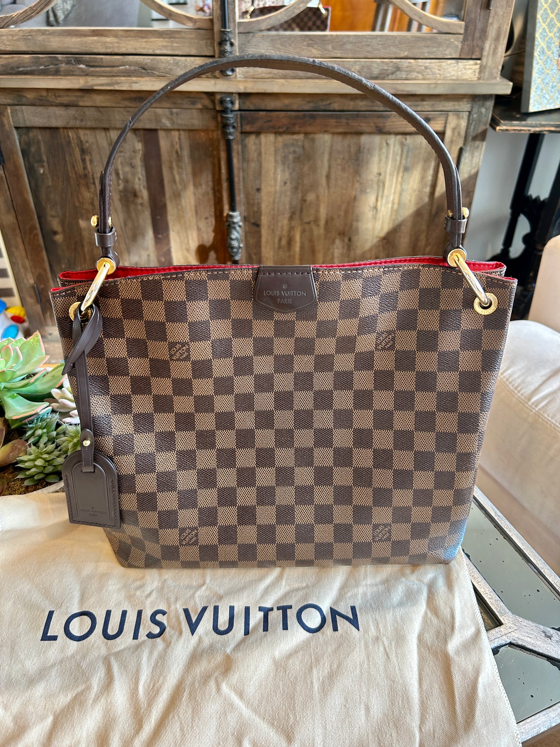 Help me decide! Graceful MM or CarryAll MM? : r/Louisvuitton