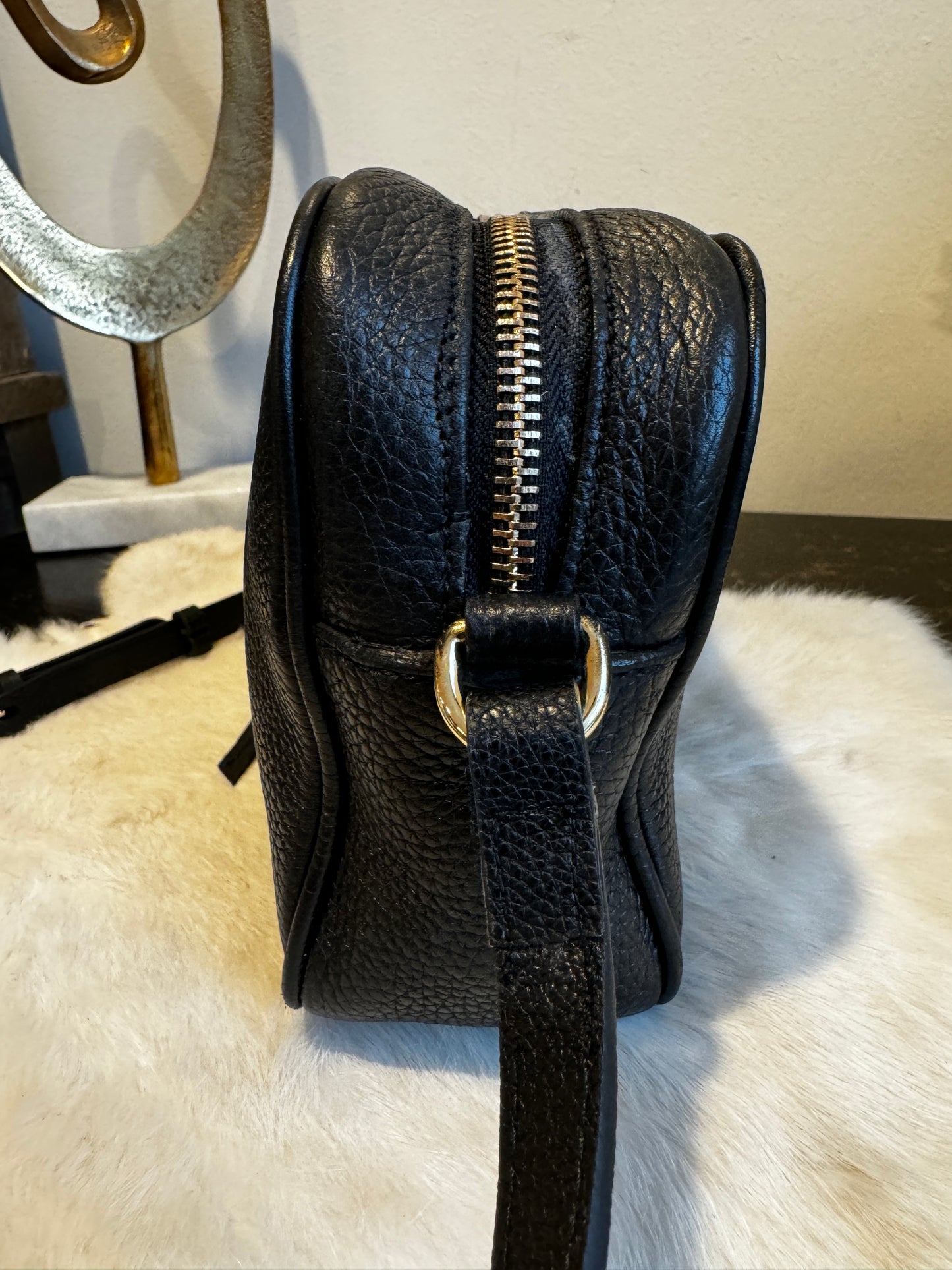 GUCCI Soho Disco Black Pebbled Camera Bag