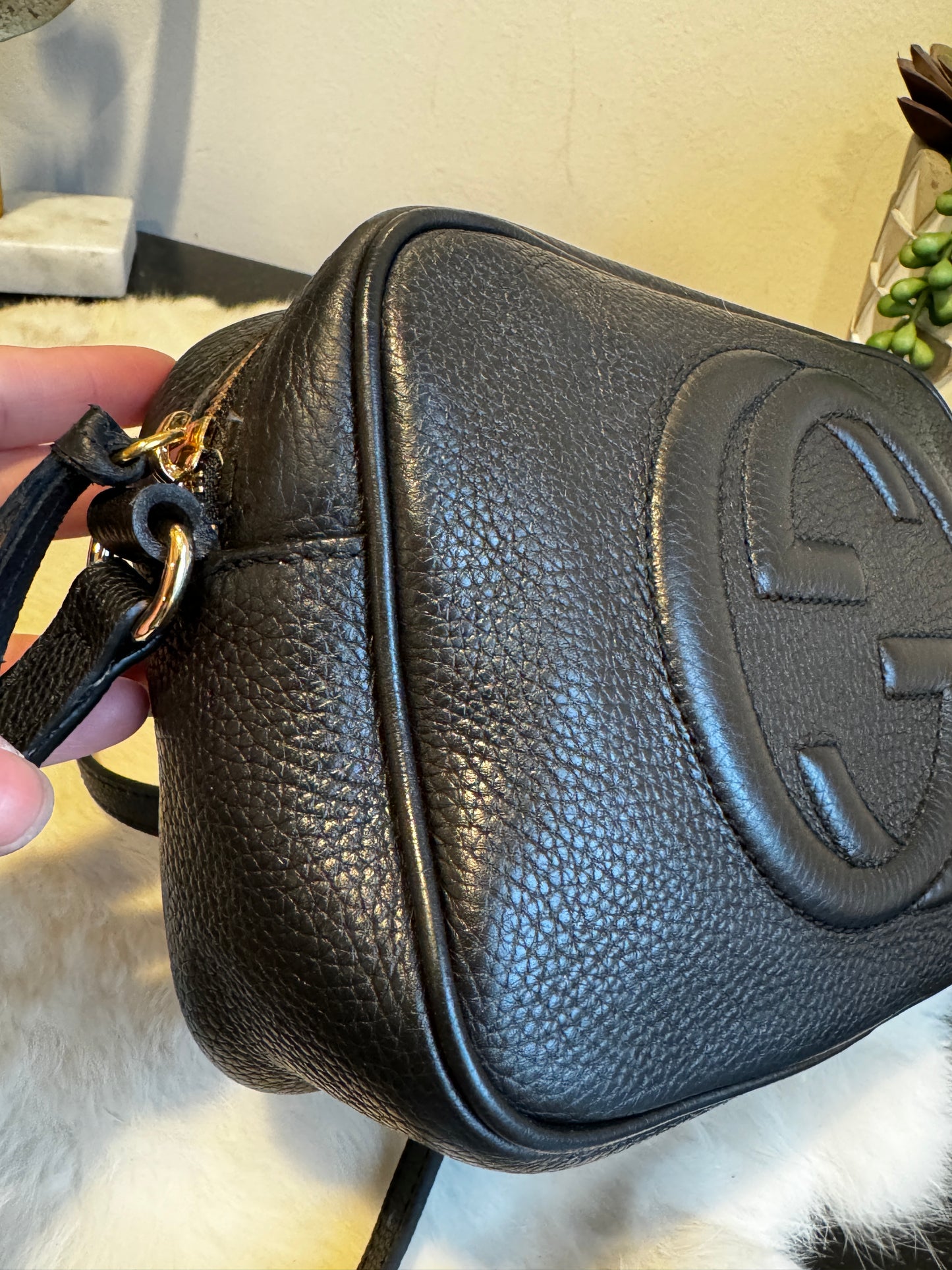 GUCCI Soho Disco Black Pebbled Camera Bag