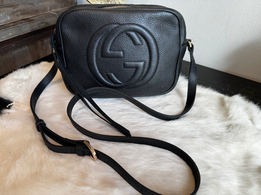 GUCCI Soho Disco Black Pebbled Camera Bag