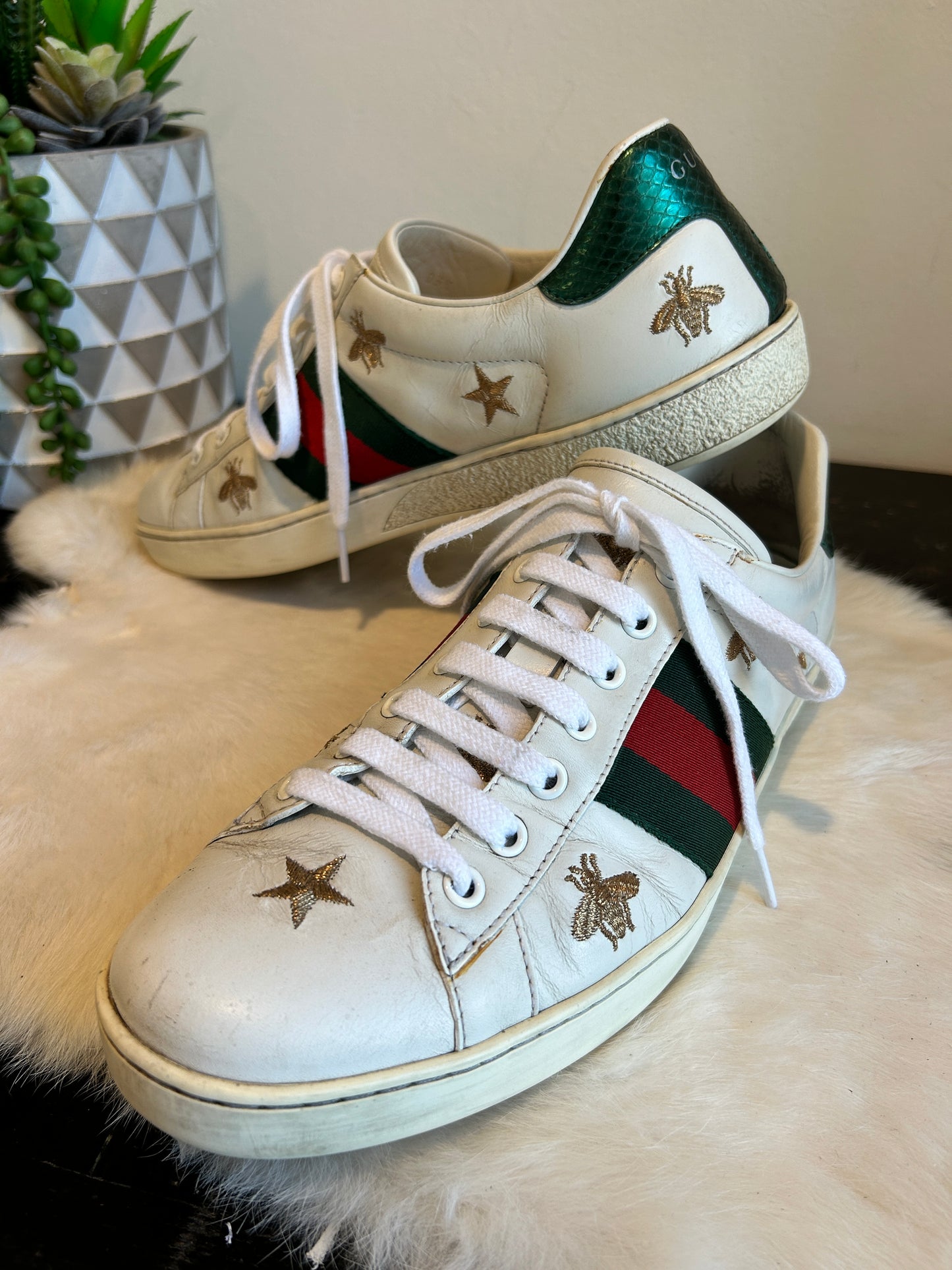 GUCCI Ace Gold Metallic Bee's Sneakers 8EU (41EU)