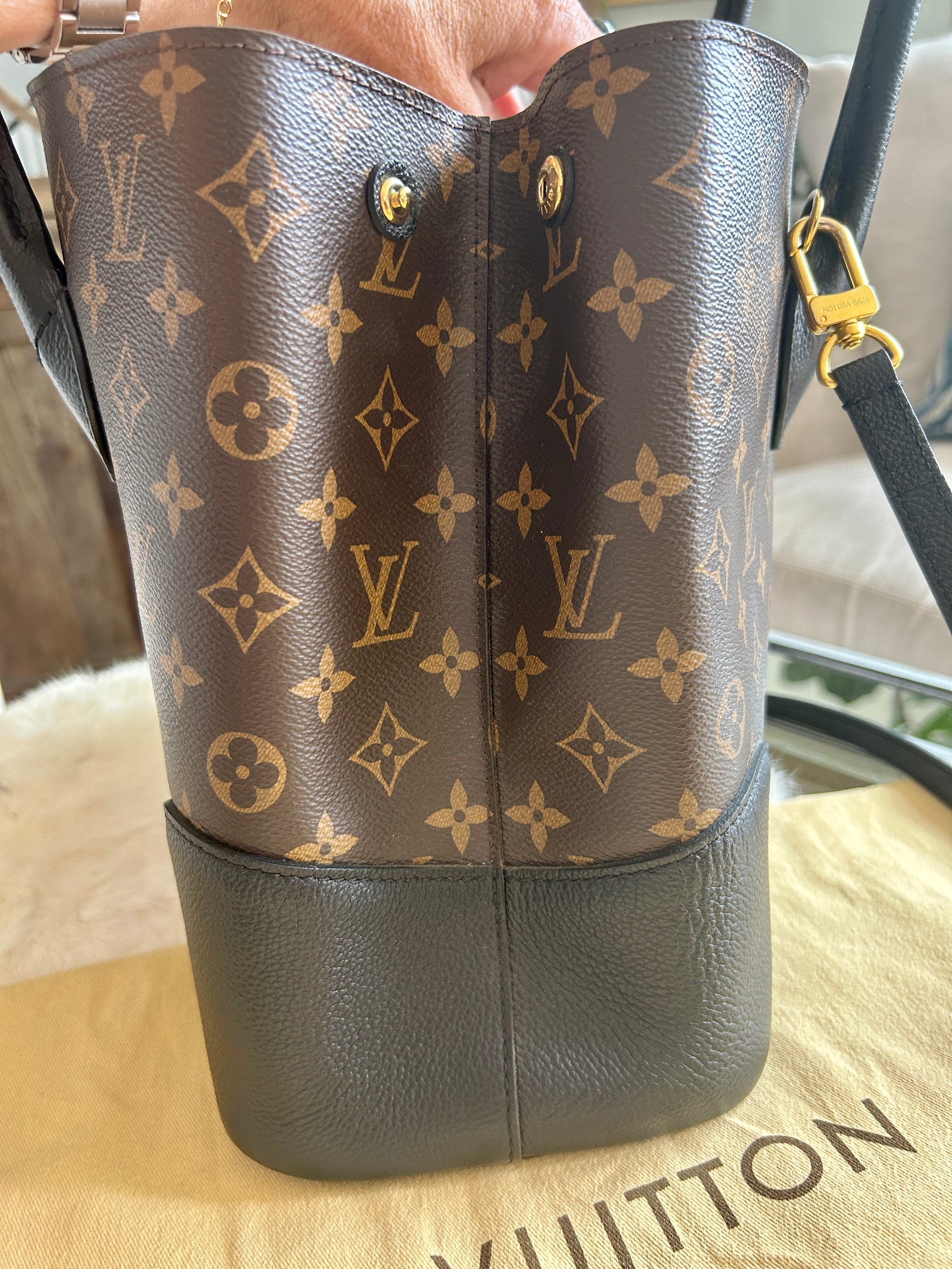 Gucci, Bags, Louis Vuitton Monogram Retiro Canvas Noir Handbag