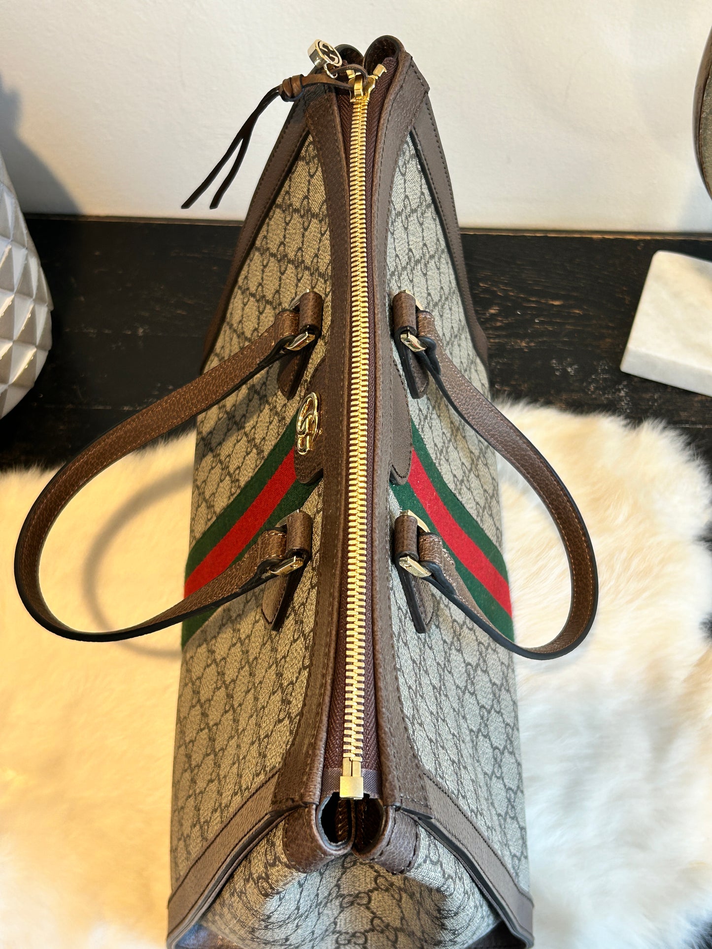 GUCCI GG Supreme Canvas Ophidia Medium Tote