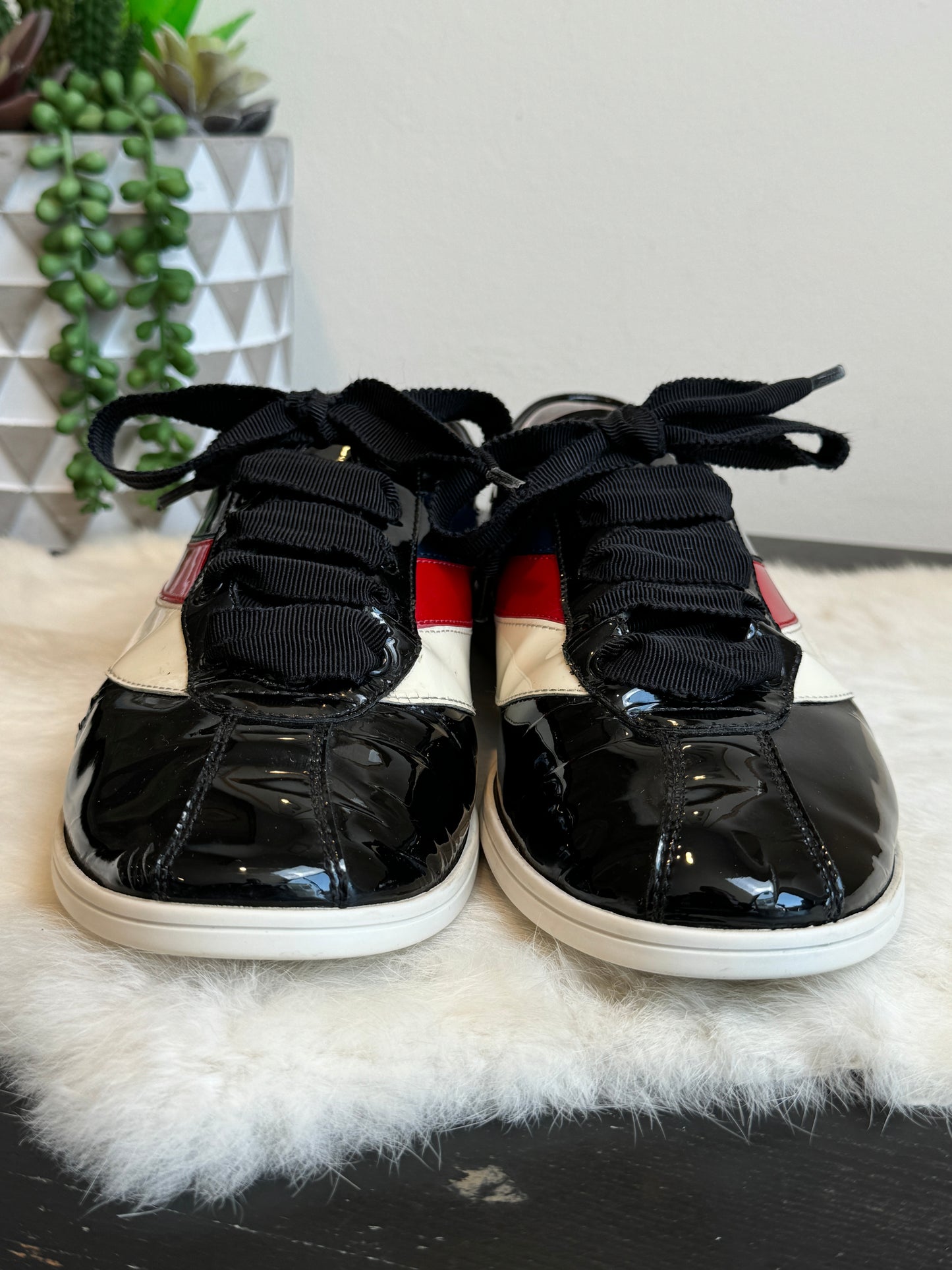 Gucci Patent Black Stripe Sneakers Size 7.5EU (40.5EU)