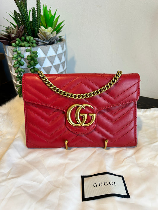 GUCCI Calfskin Matelasse GG Marmont Wallet on Chain Red