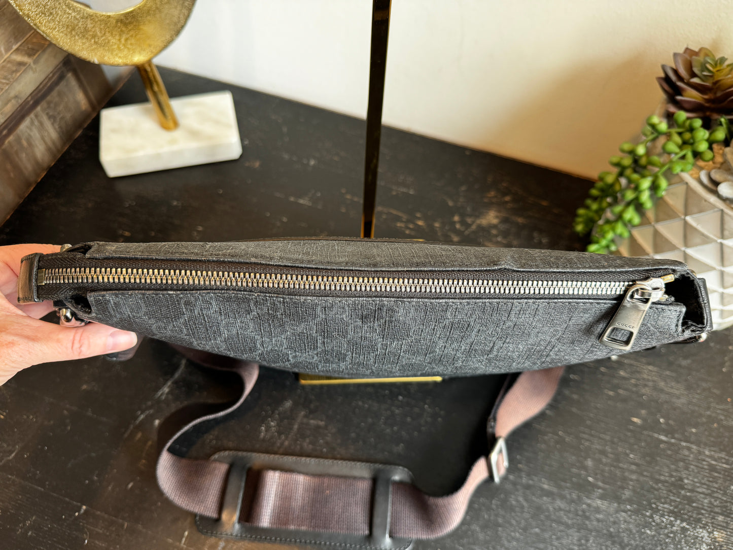 GUCCI Supreme Black Messenger Medium Bag