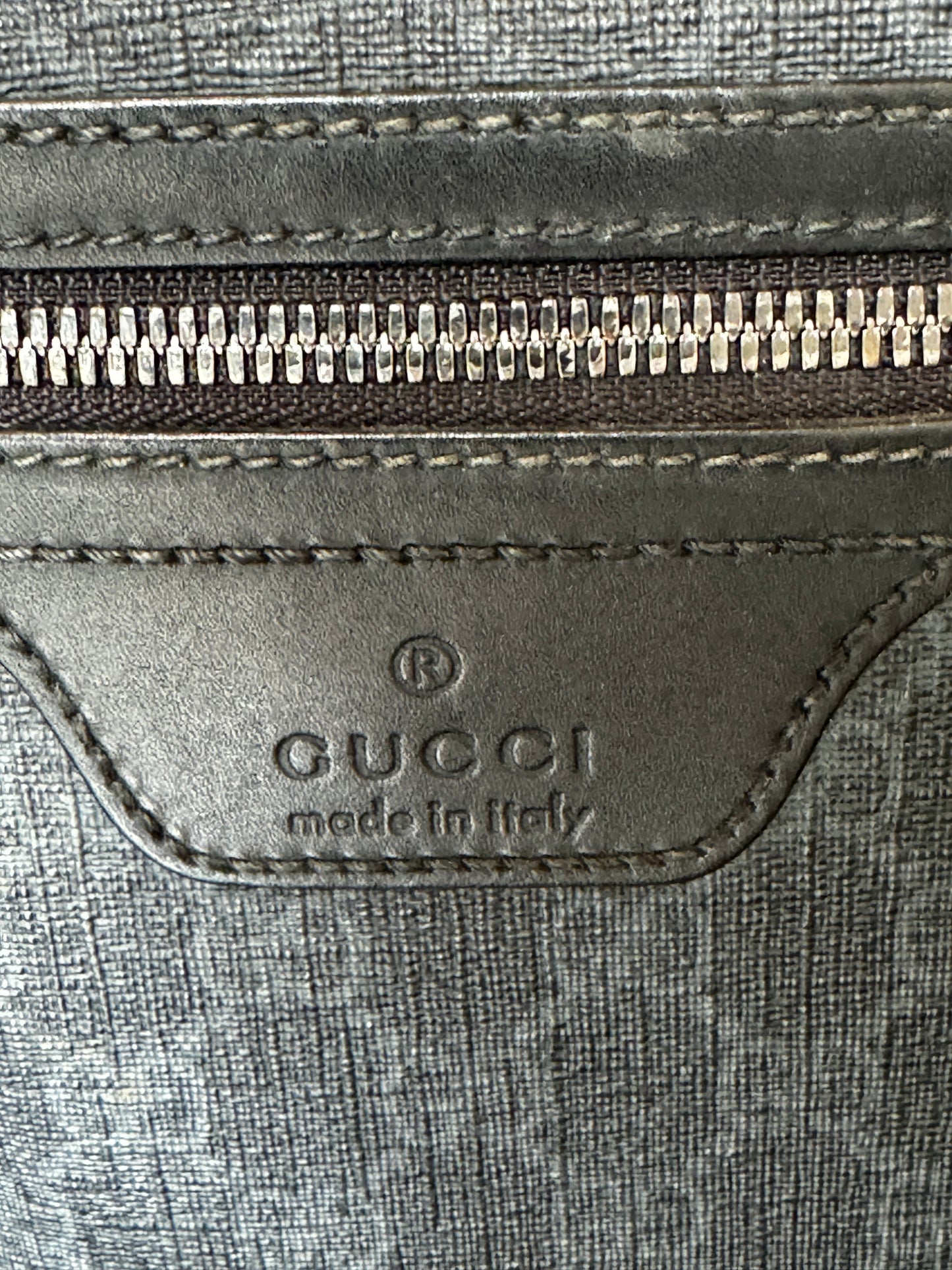 GUCCI Supreme Black Messenger Medium Bag