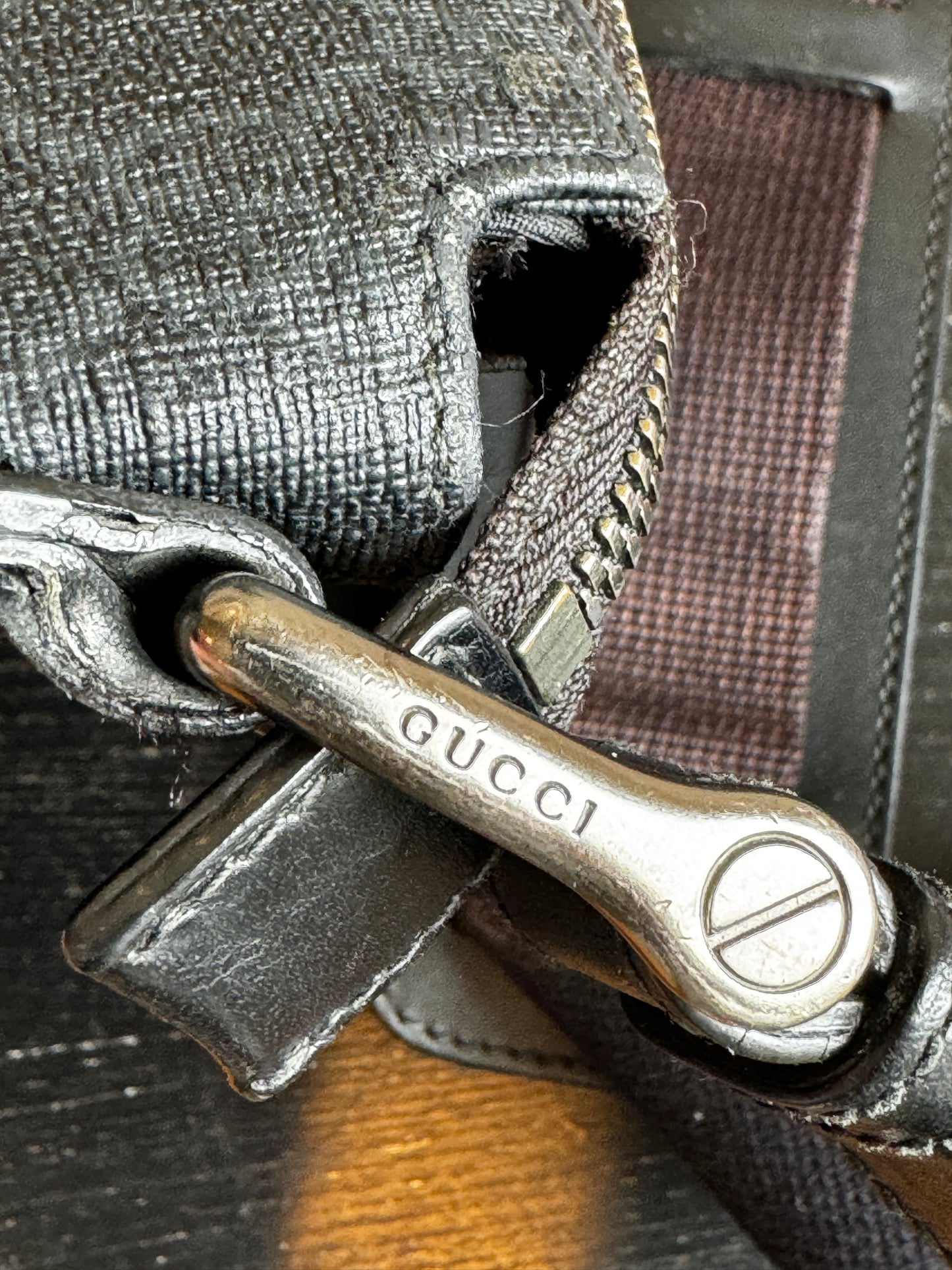 GUCCI Supreme Black Messenger Medium Bag