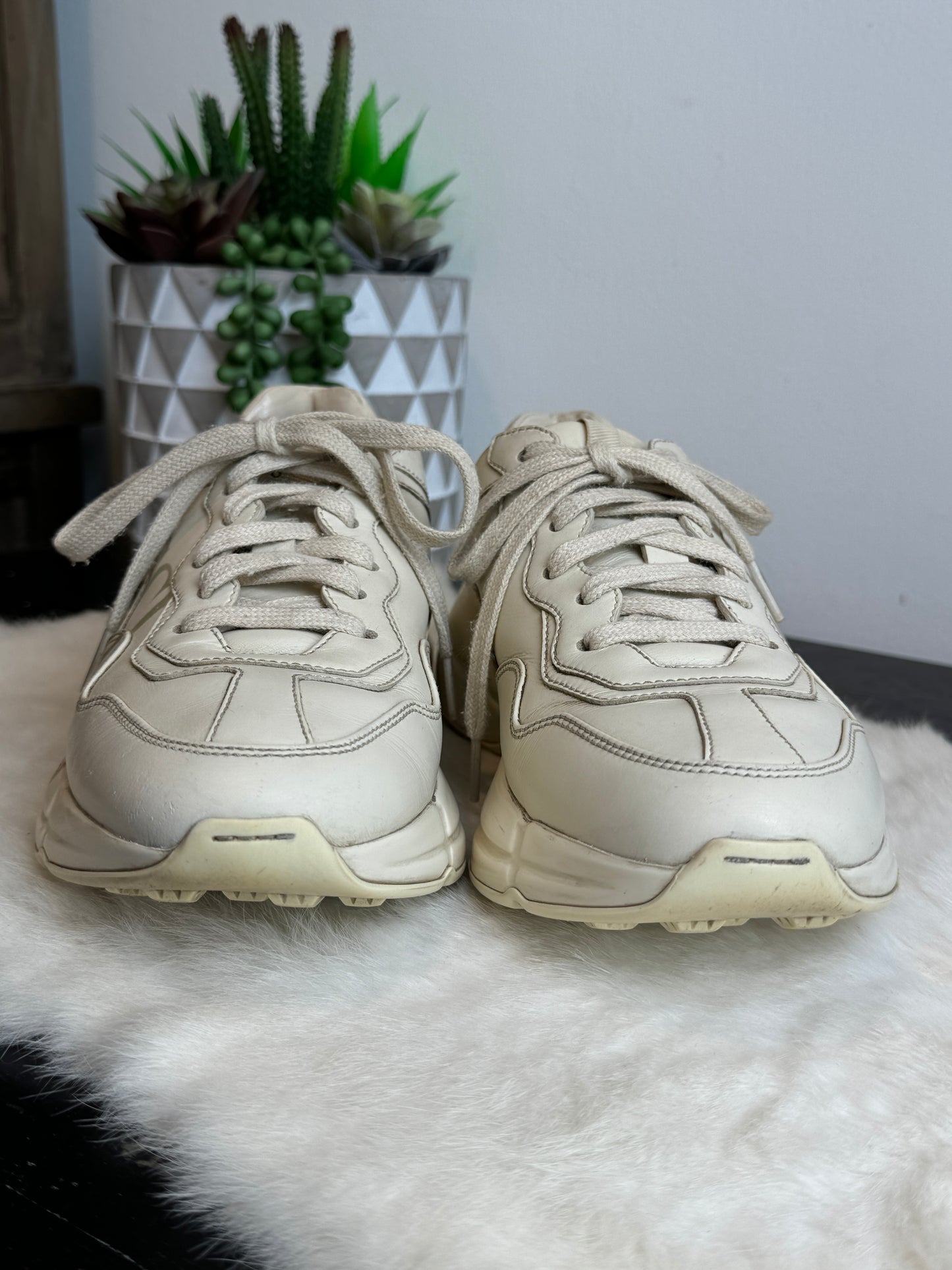 Gucci Rhyton Logo Ivory Sneakers 37EU