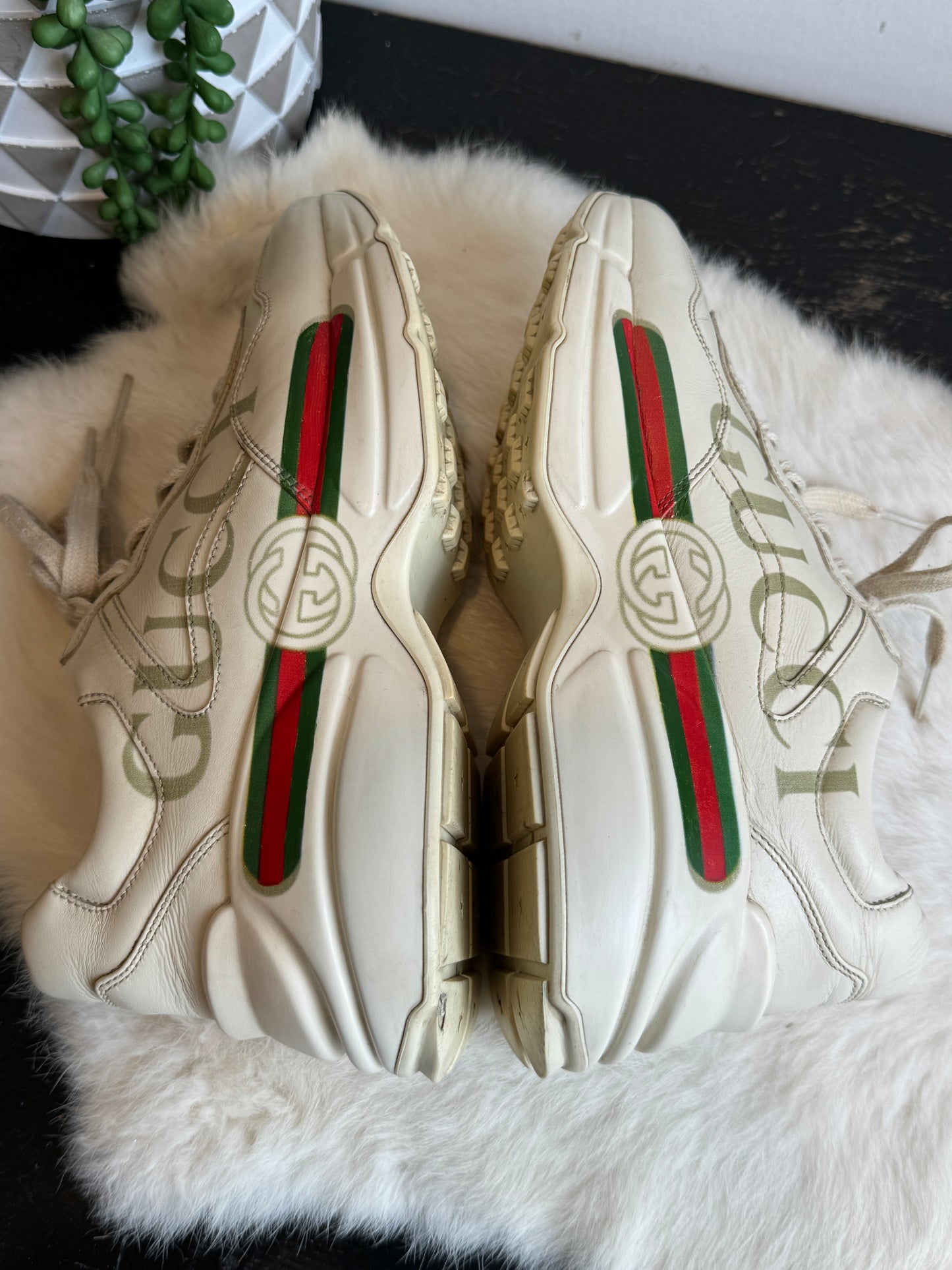 Gucci Rhyton Logo Ivory Sneakers 37EU