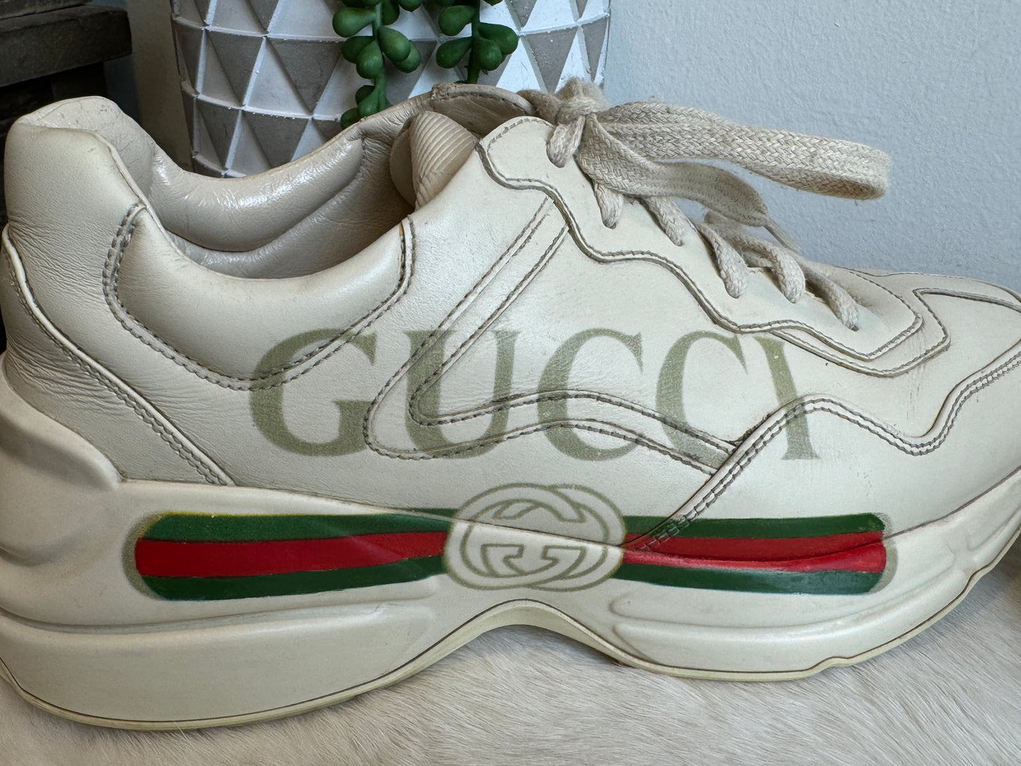 Gucci Rhyton Logo Ivory Sneakers 37EU