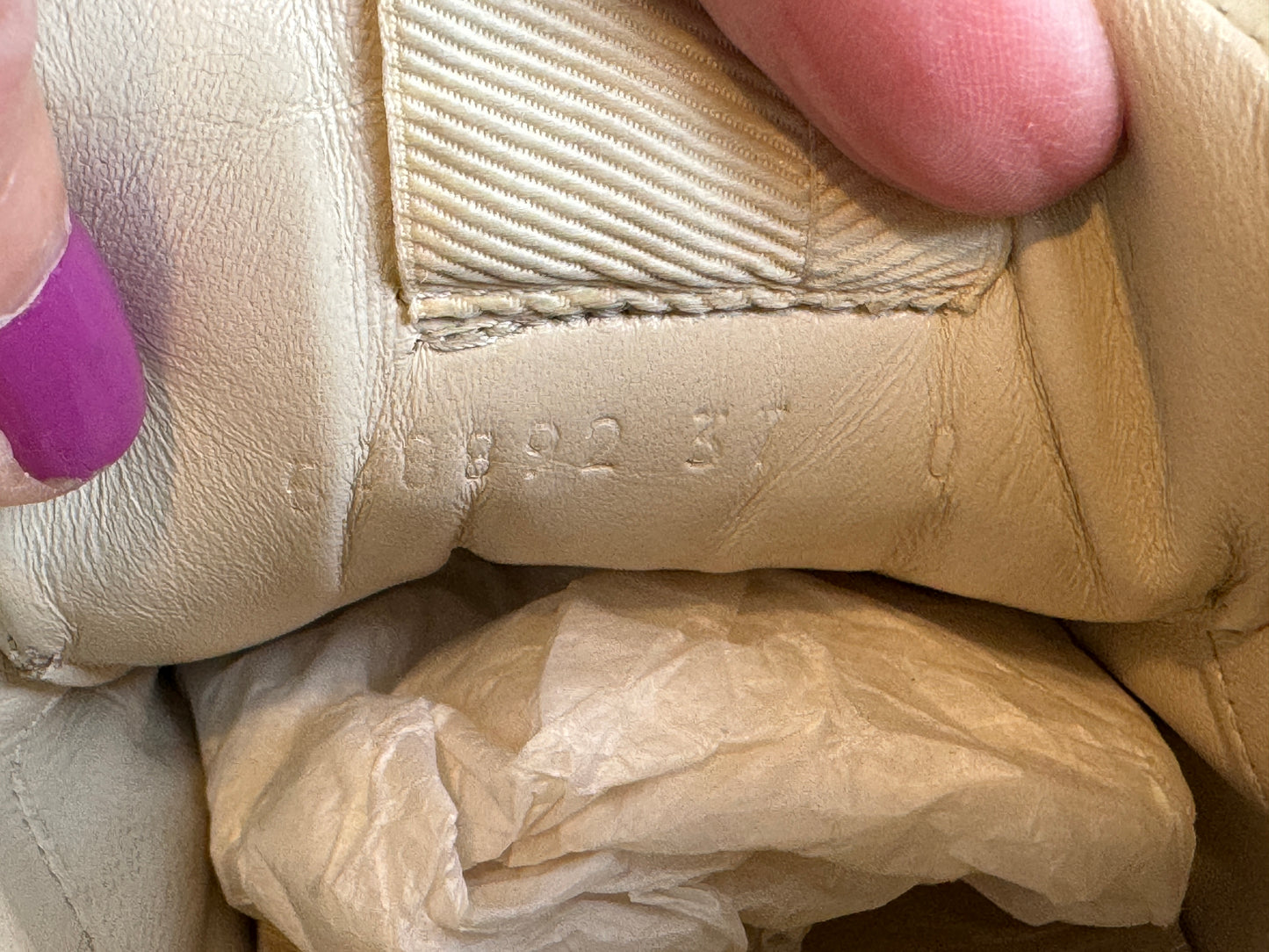 Gucci Rhyton Logo Ivory Sneakers 37EU