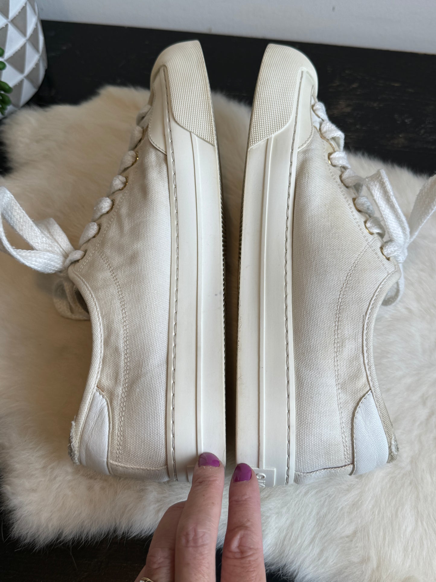 GUCCI Off White Canvas Sneakers 9EU (42EU)