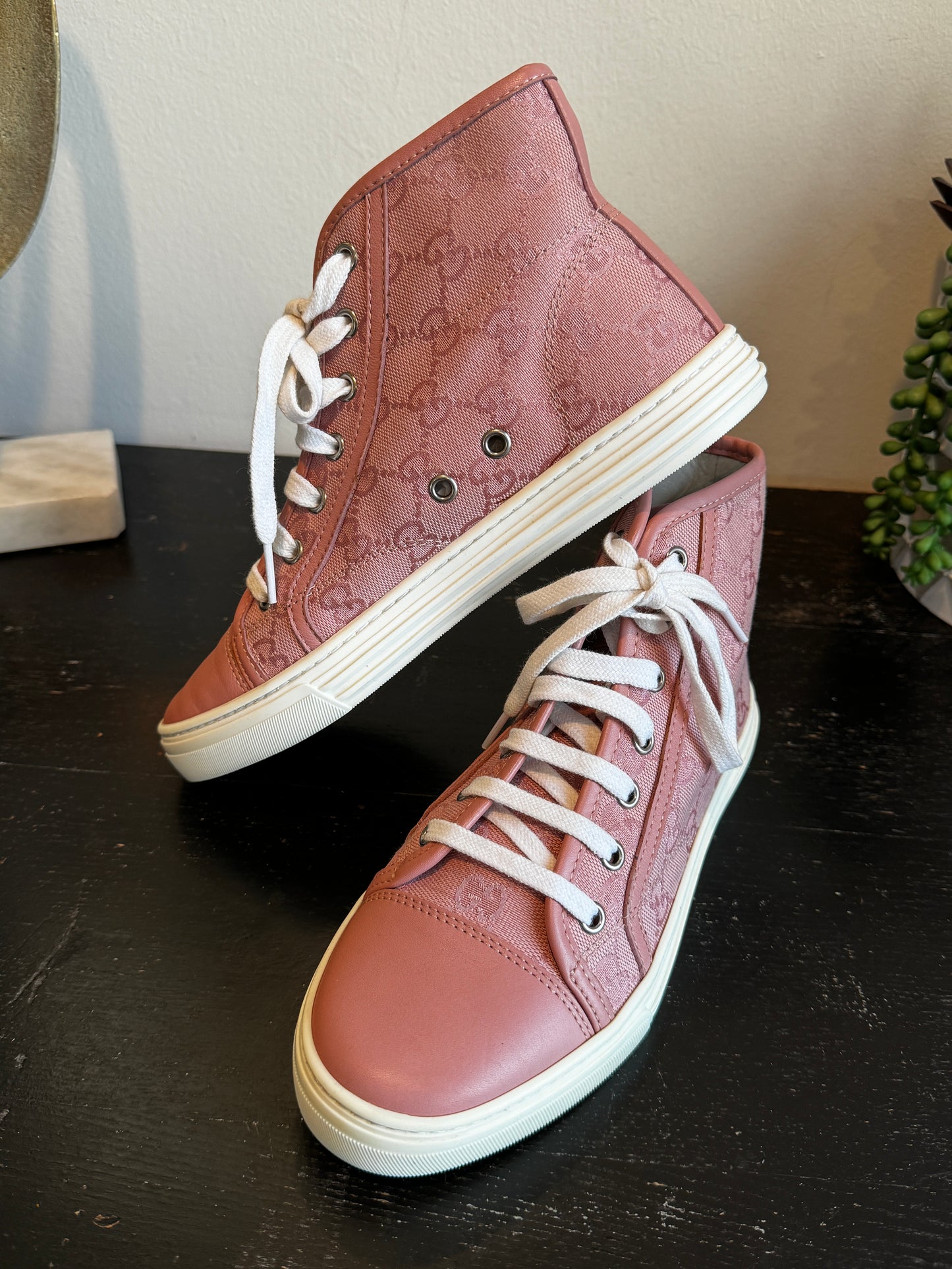 GUCCI Pink Canvas High Tops 36EU