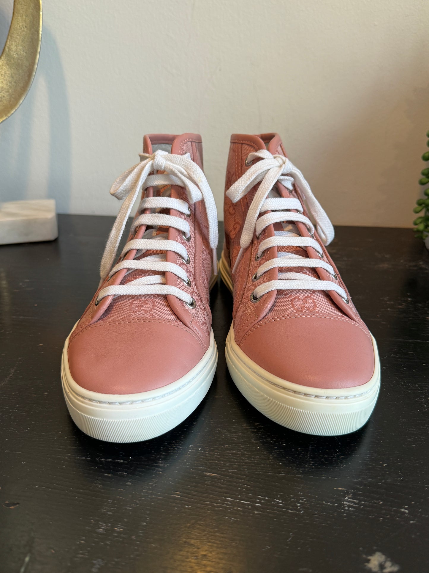 GUCCI Pink Canvas High Tops 36EU