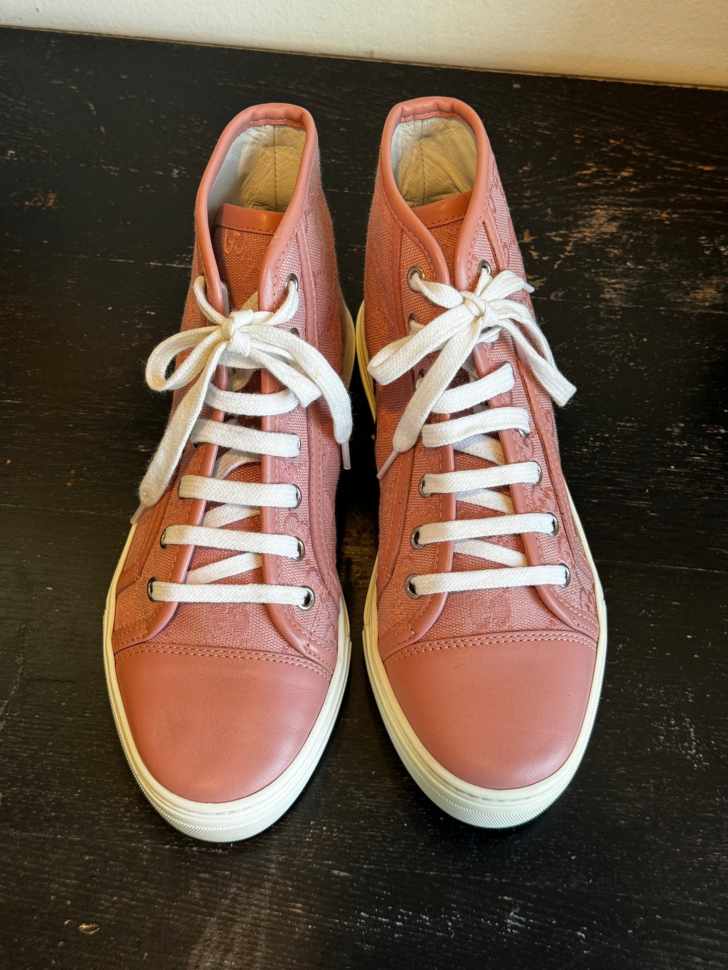 GUCCI Pink Canvas High Tops 36EU