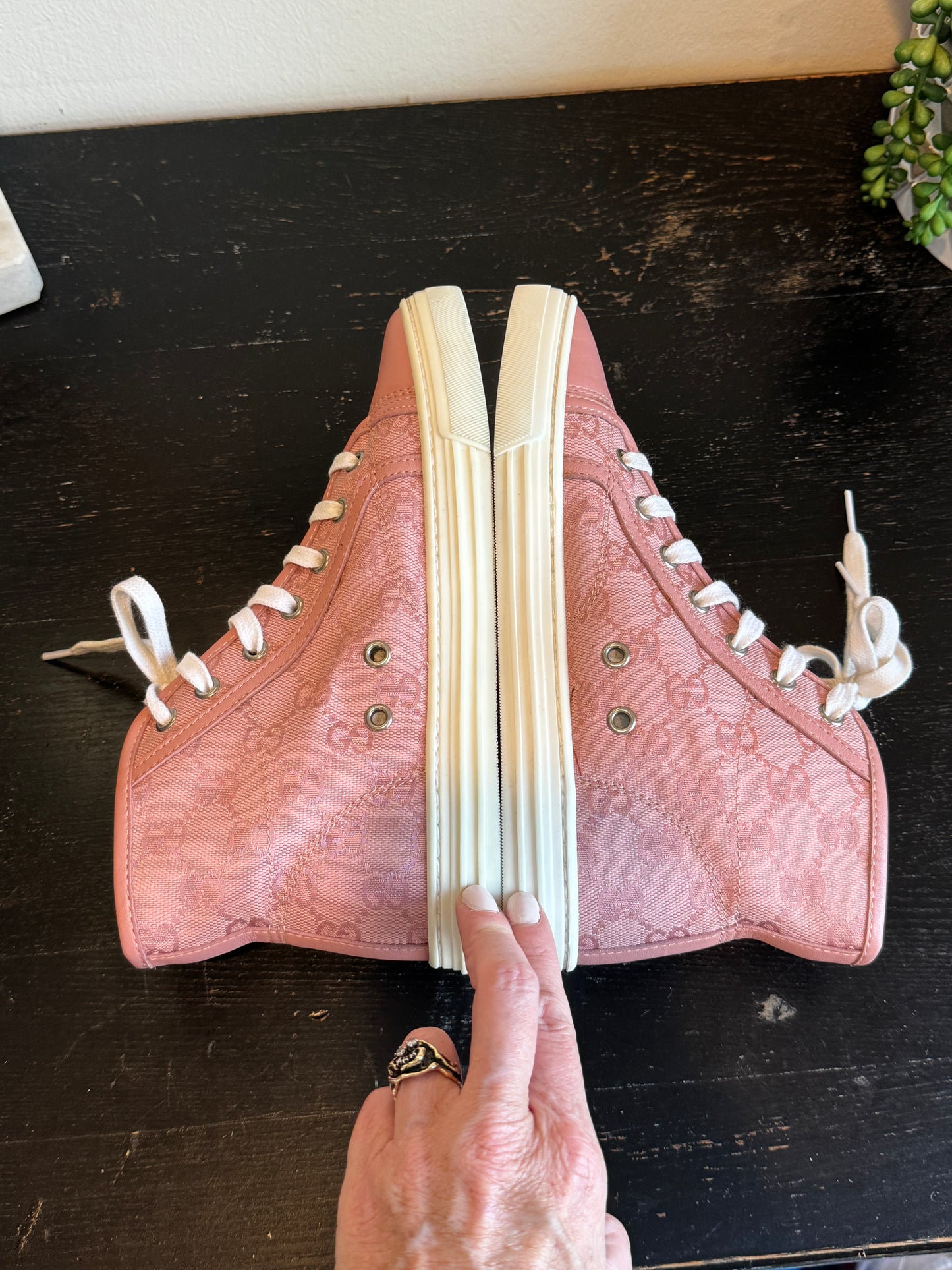 GUCCI Pink Canvas High Tops 36EU