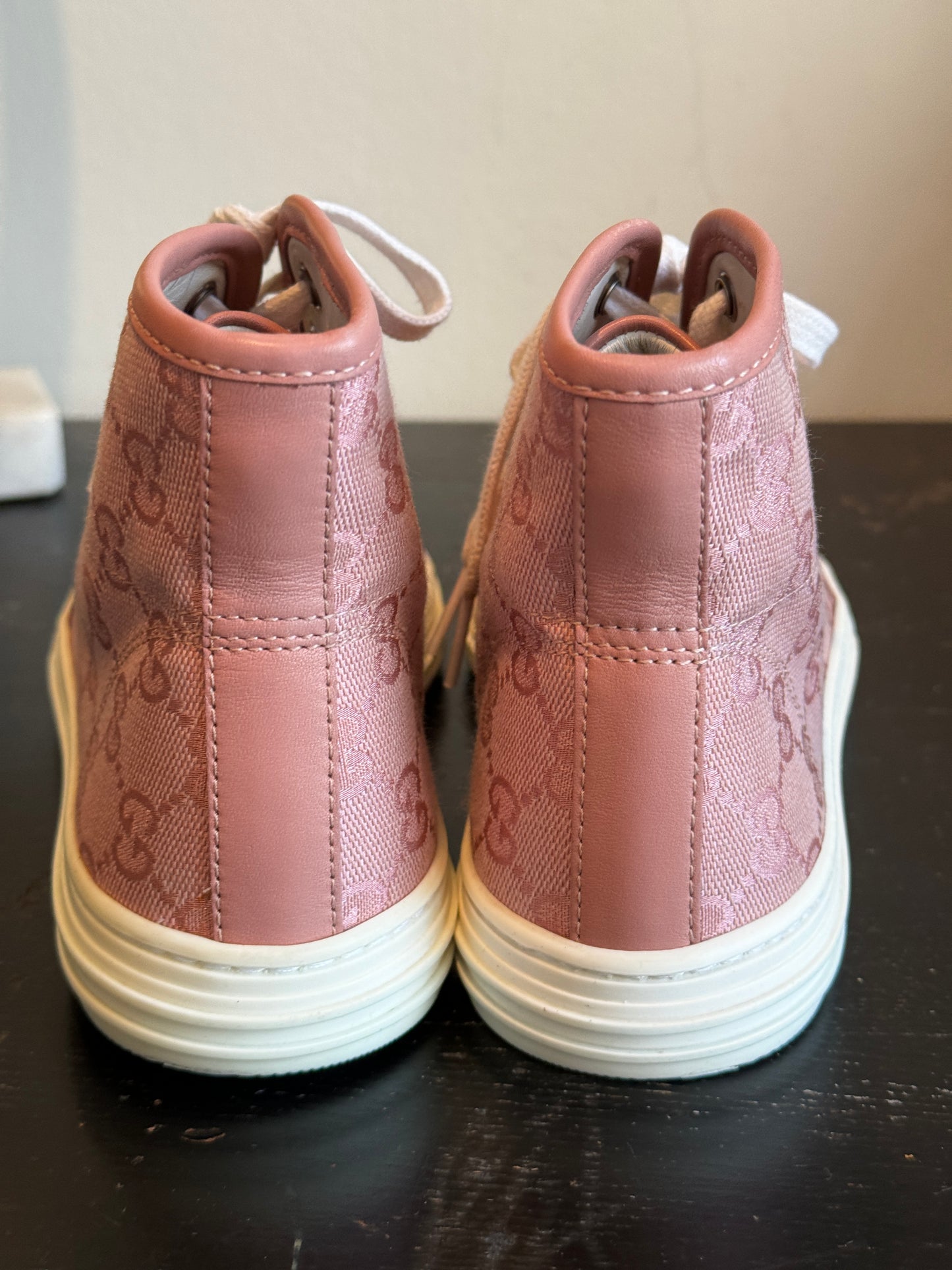 GUCCI Pink Canvas High Tops 36EU