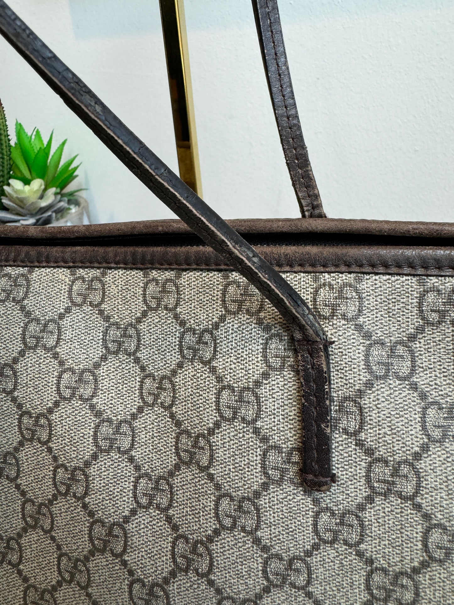 GUCCI Supreme Monogram Medium Zippered Tote