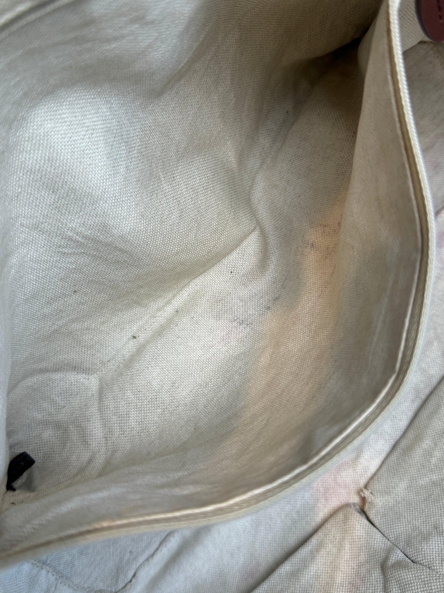 GUCCI Supreme Monogram Medium Zippered Tote