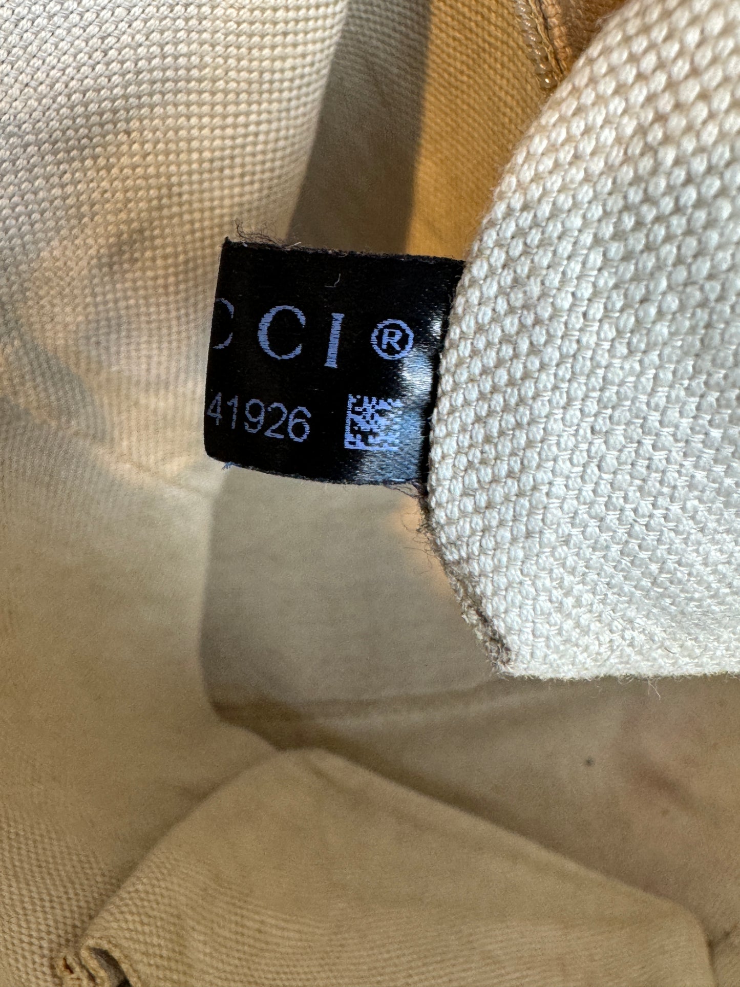 GUCCI Supreme Monogram Medium Zippered Tote