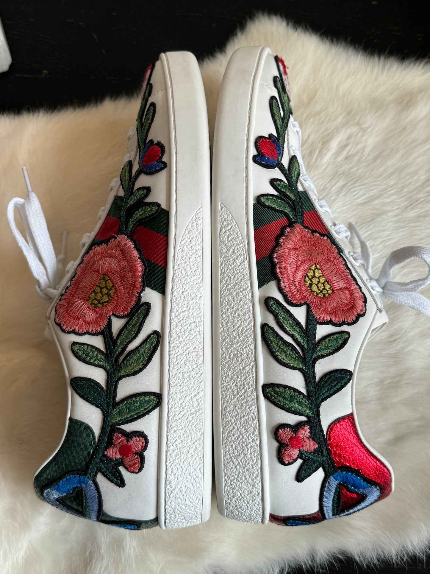 GUCCI Ace Flower Sneakers Size 40EU