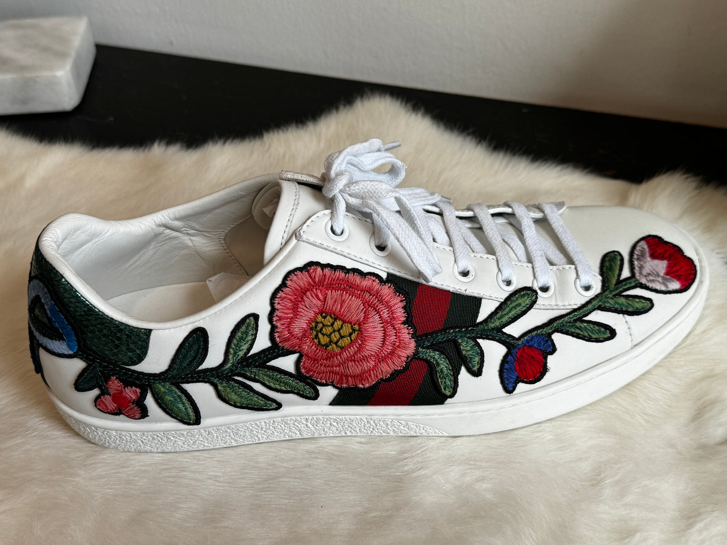 GUCCI Ace Flower Sneakers Size 40EU