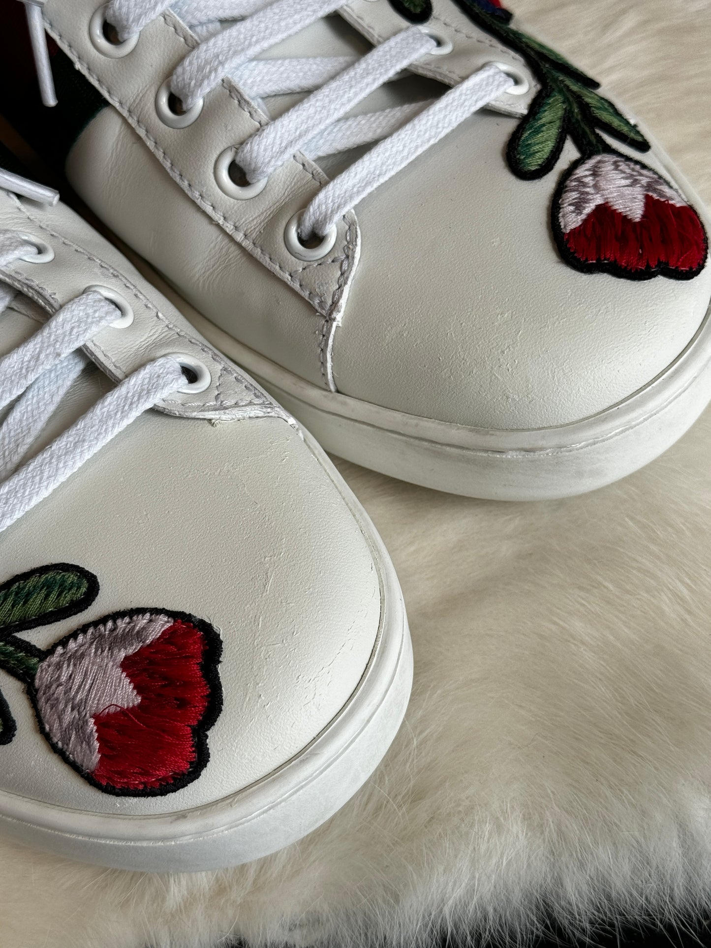 GUCCI Ace Flower Sneakers Size 40EU