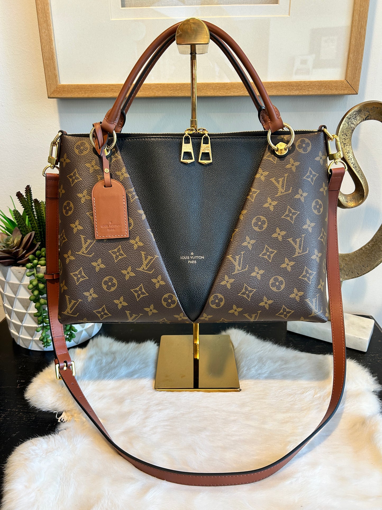 Louis Vuitton Monogram V-Tote MM Black