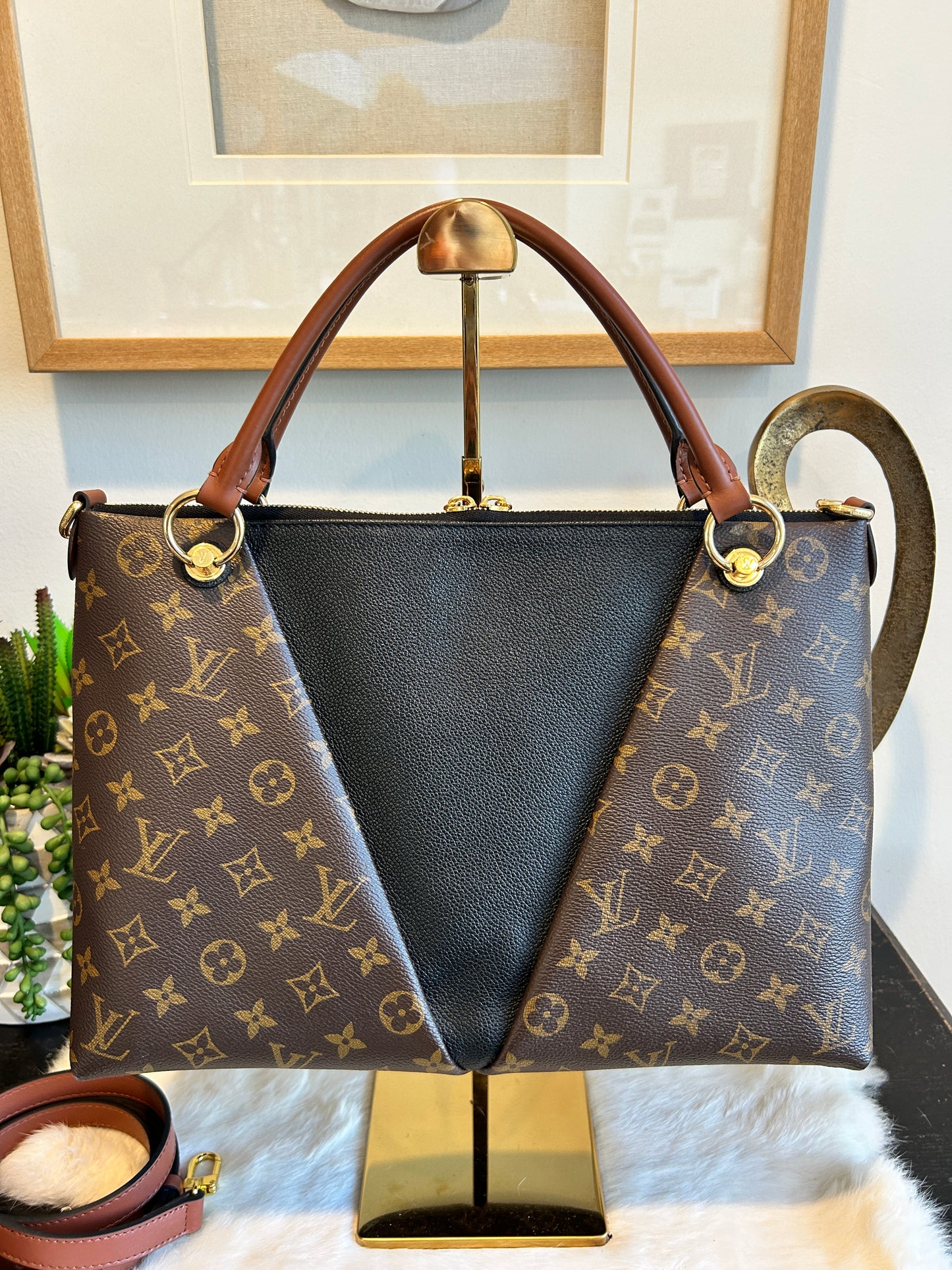 Louis Vuitton Monogram V-Tote MM Black