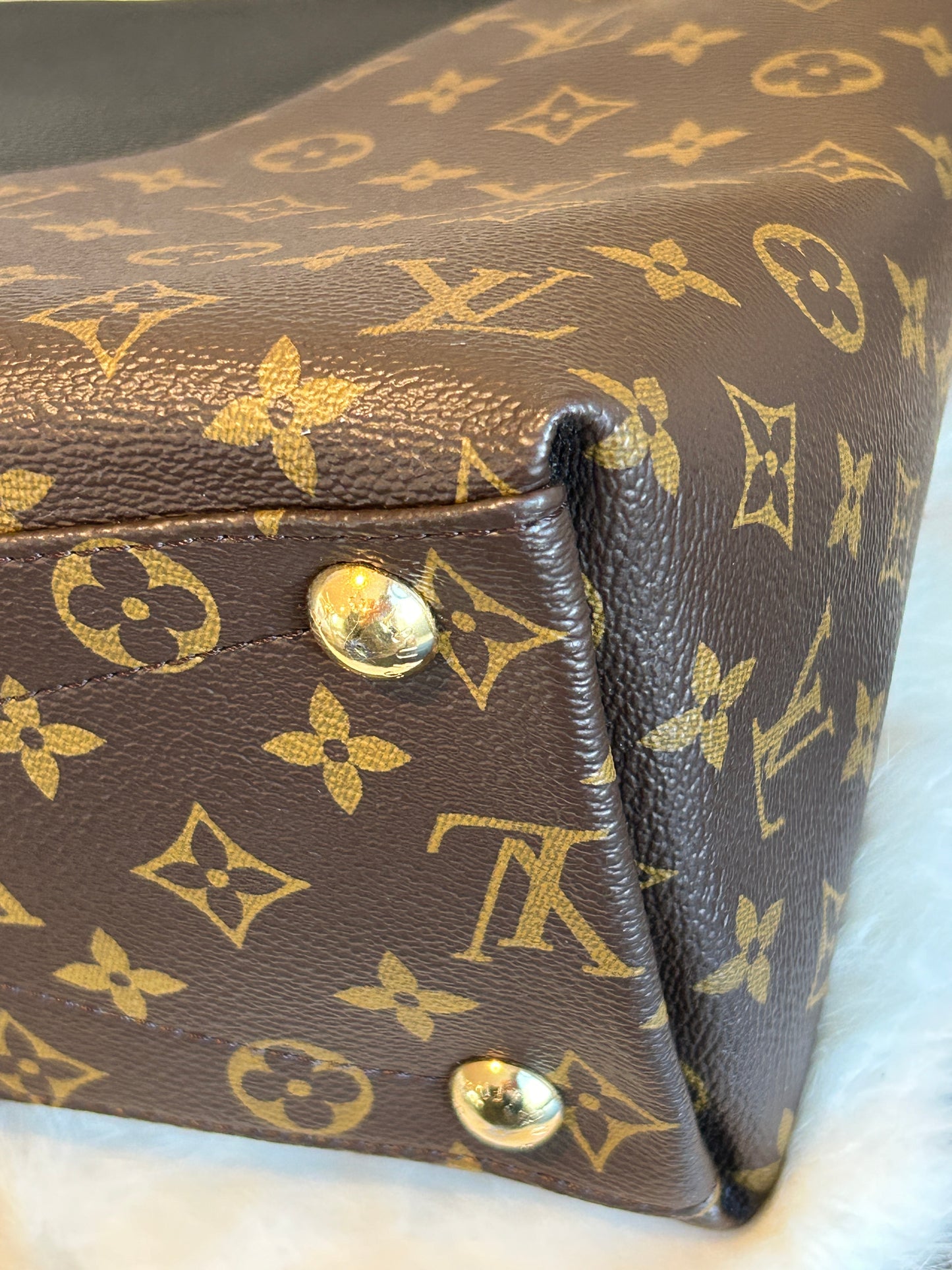 Louis Vuitton Monogram V-Tote MM Black