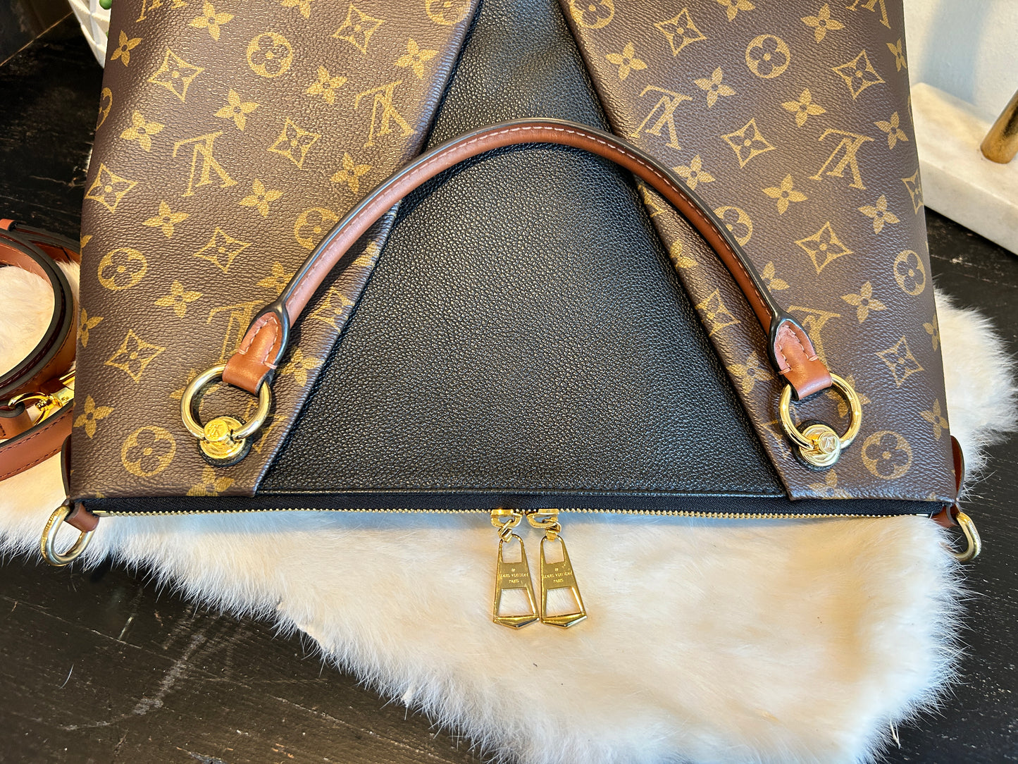 Louis Vuitton Monogram V-Tote MM Black