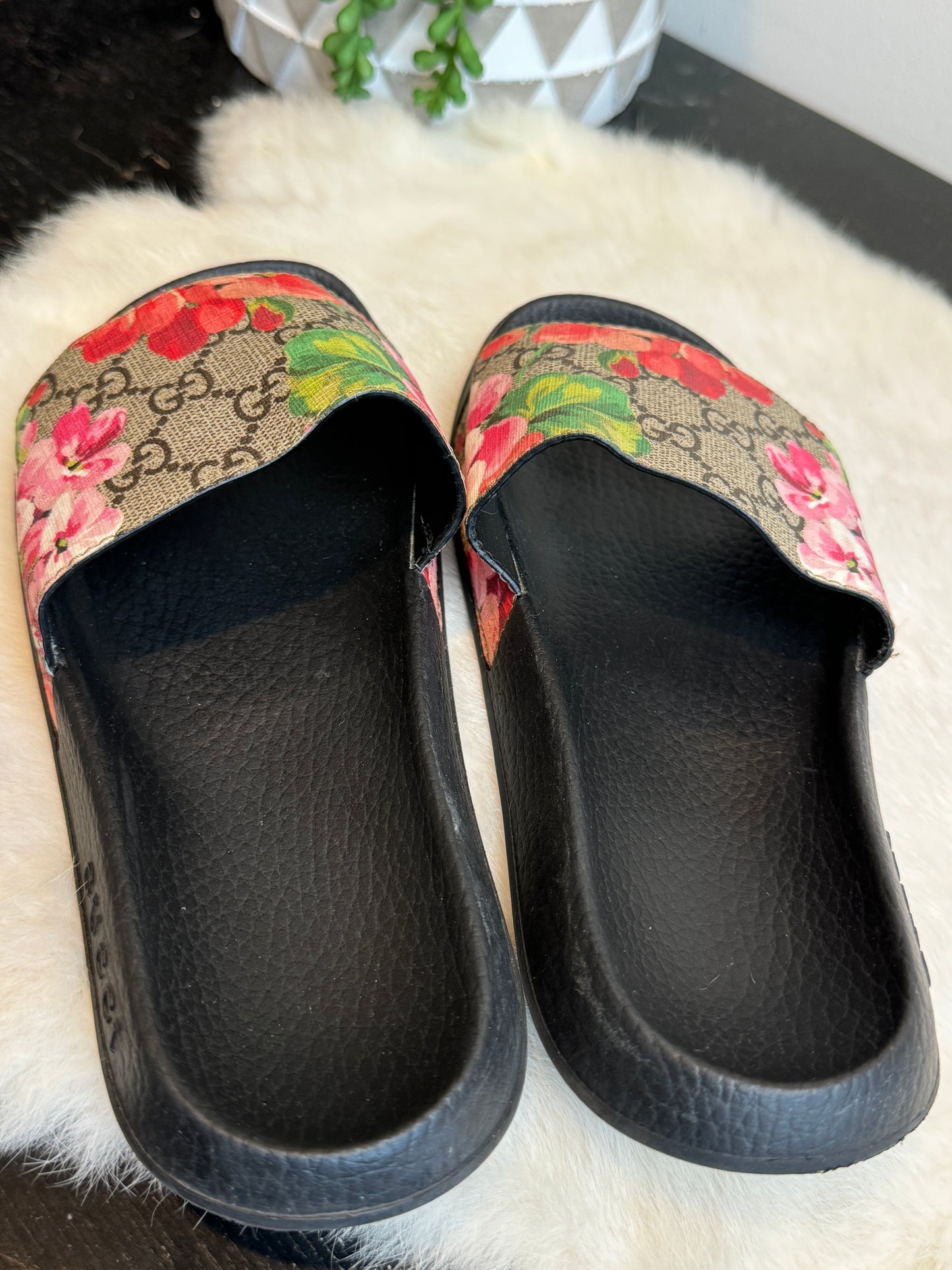 GUCCI Supreme Canvas Blooms Womens Slides 38EU