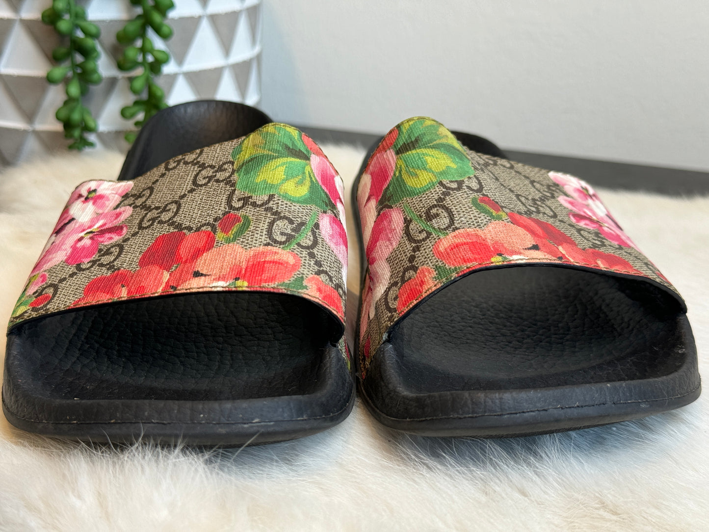 GUCCI Supreme Canvas Blooms Womens Slides 38EU