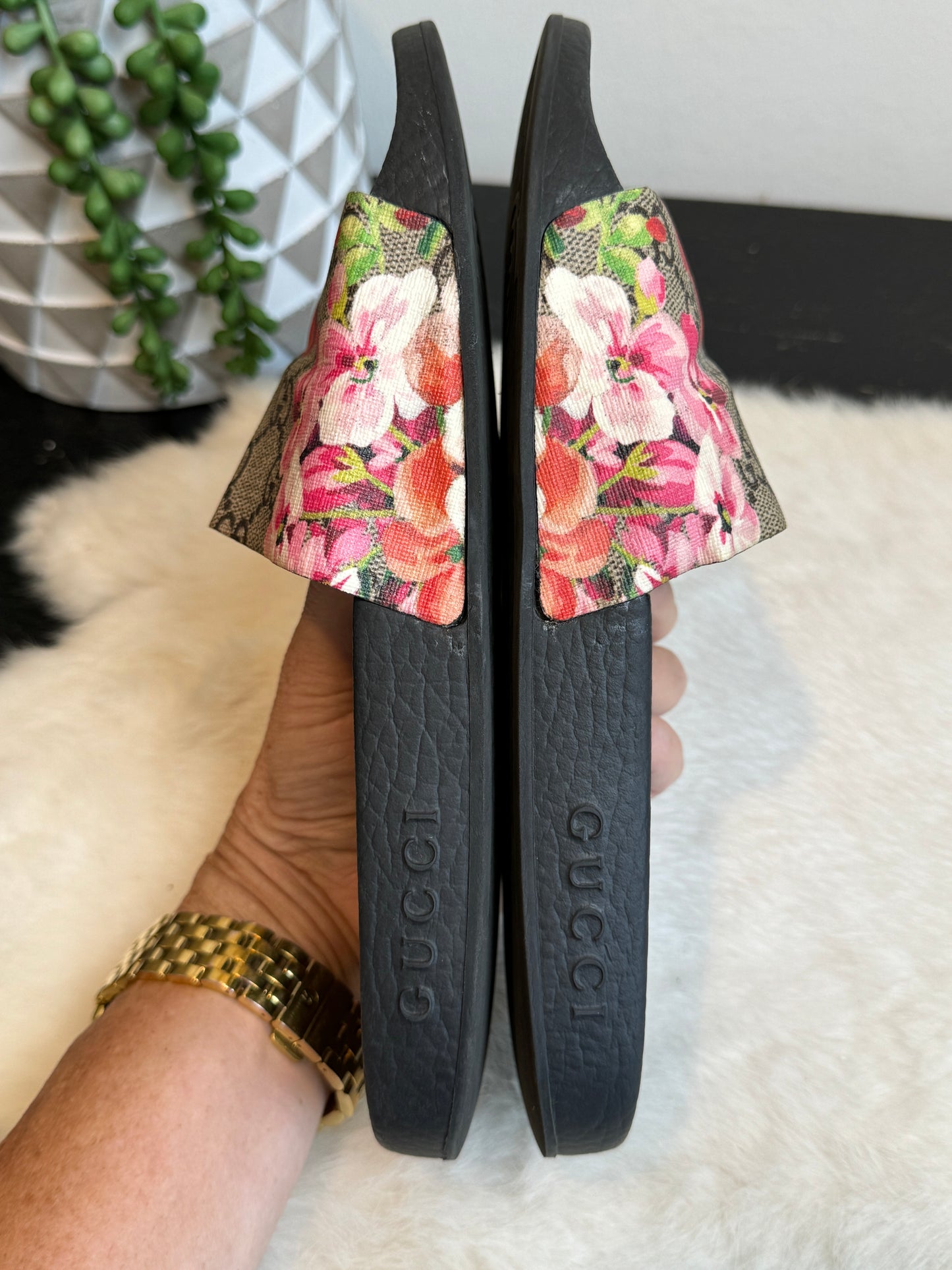 GUCCI Supreme Canvas Blooms Womens Slides 37EU