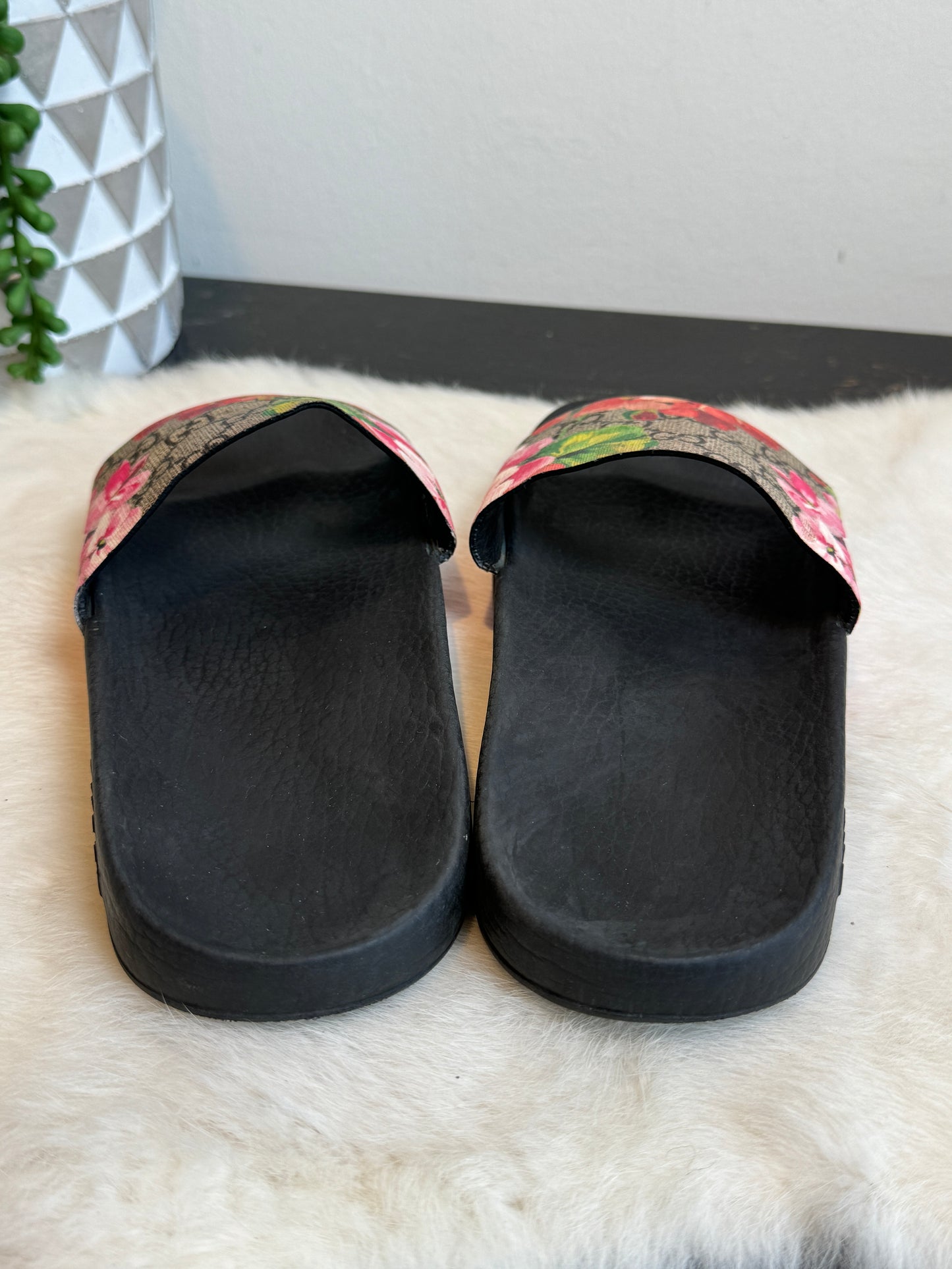 GUCCI Supreme Canvas Blooms Womens Slides 37EU