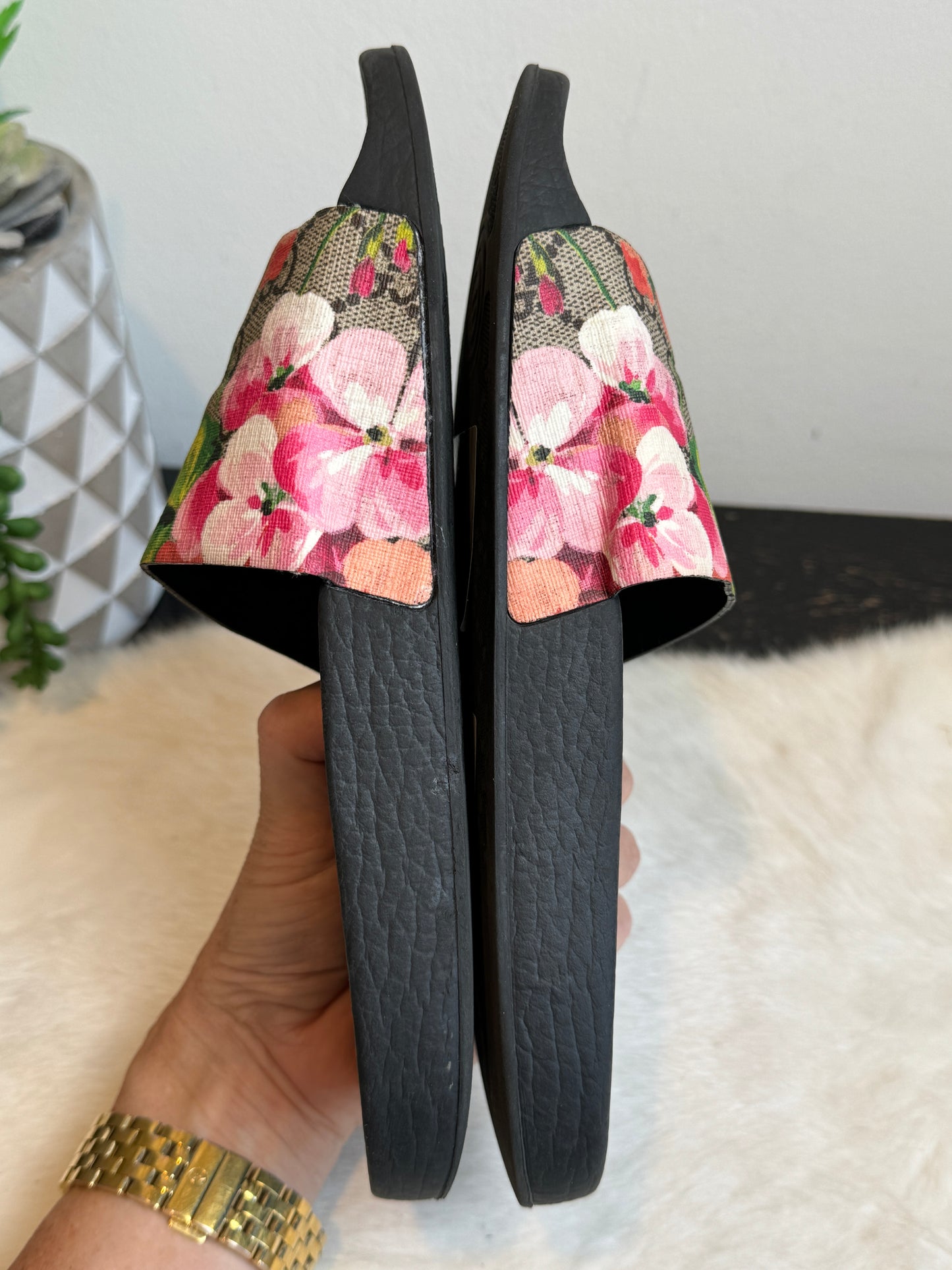 GUCCI Supreme Canvas Blooms Womens Slides 37EU