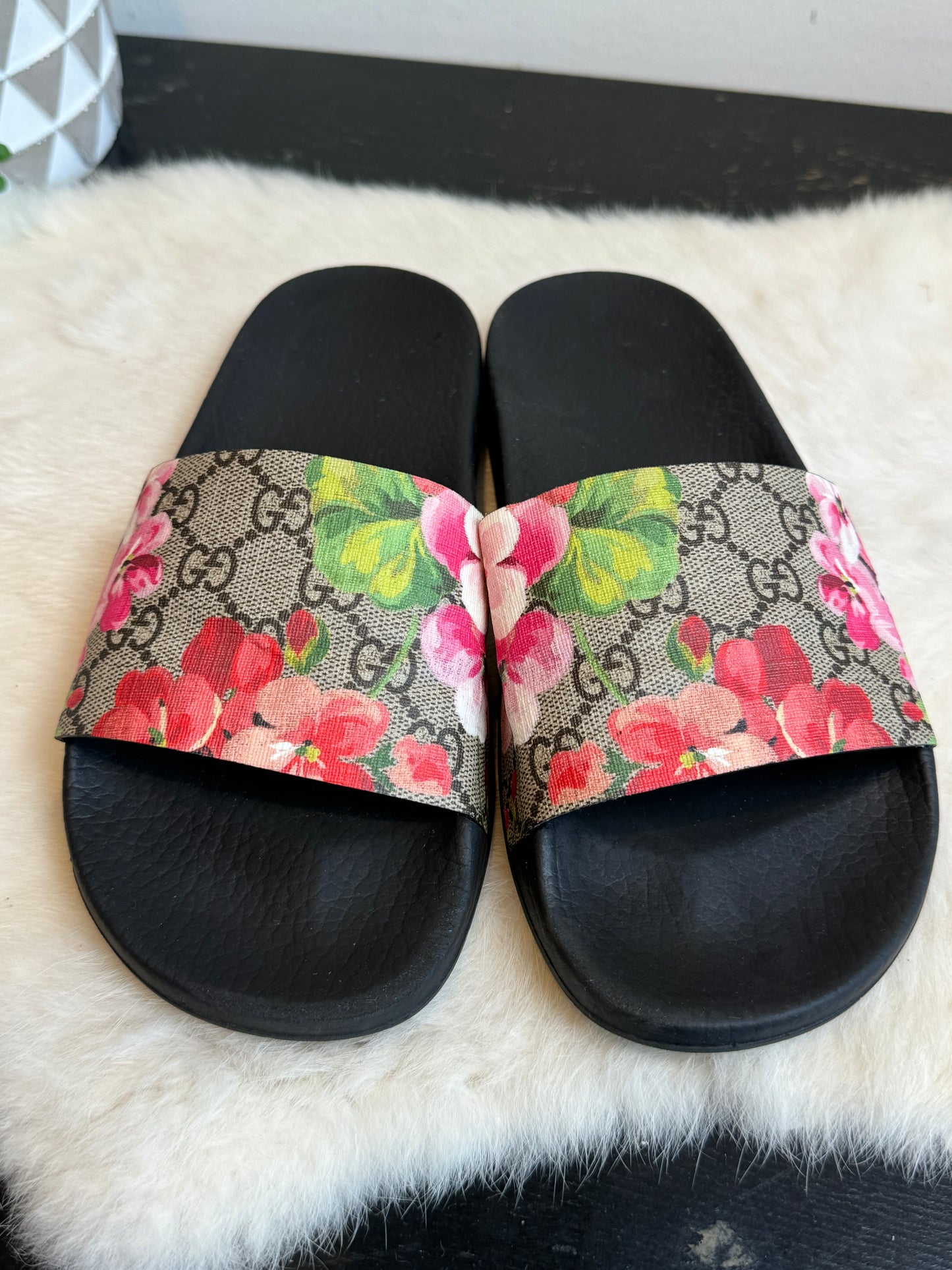 GUCCI Supreme Canvas Blooms Womens Slides 37EU