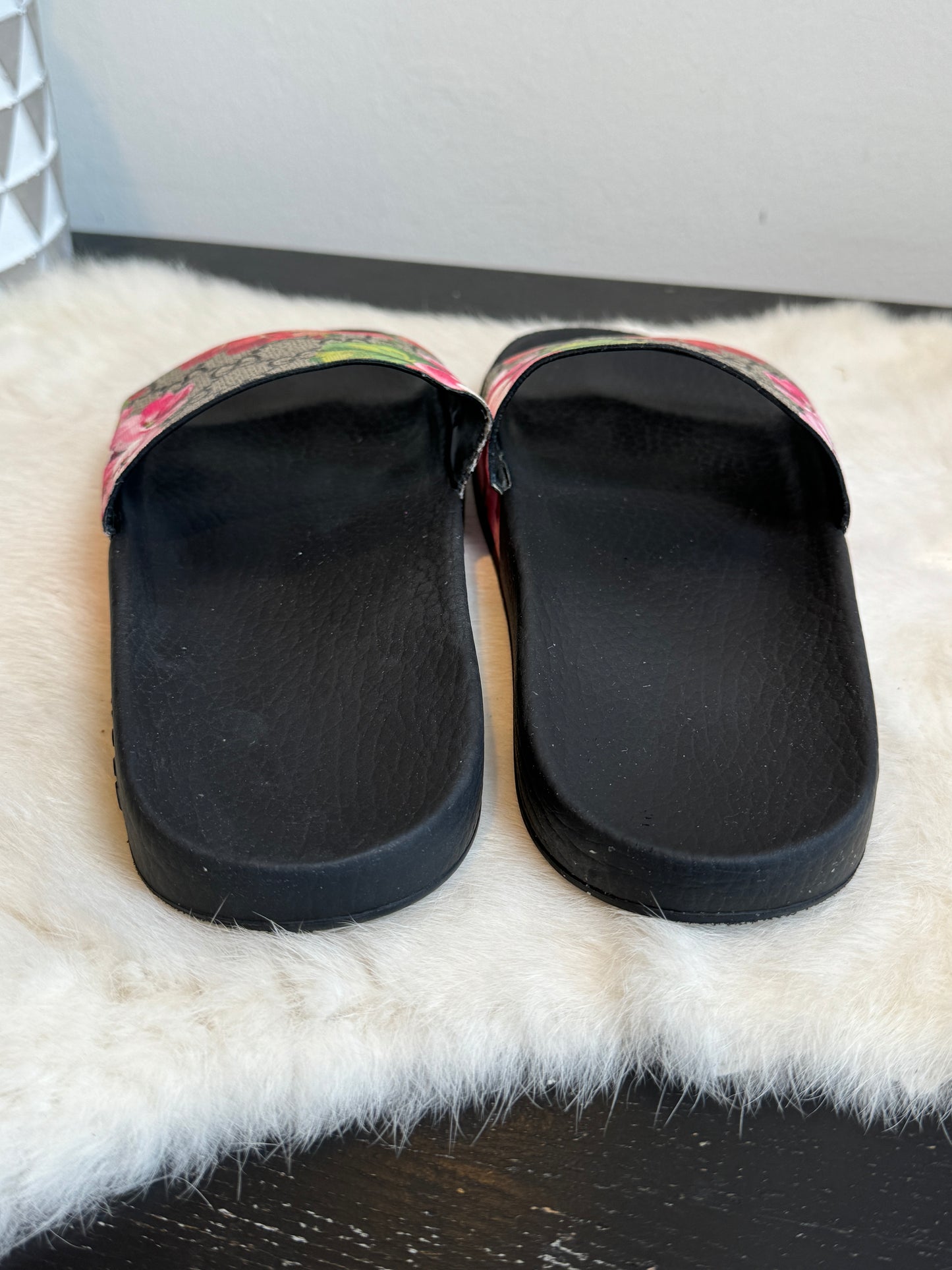 GUCCI Supreme Canvas Blooms Womens Slides 37EU