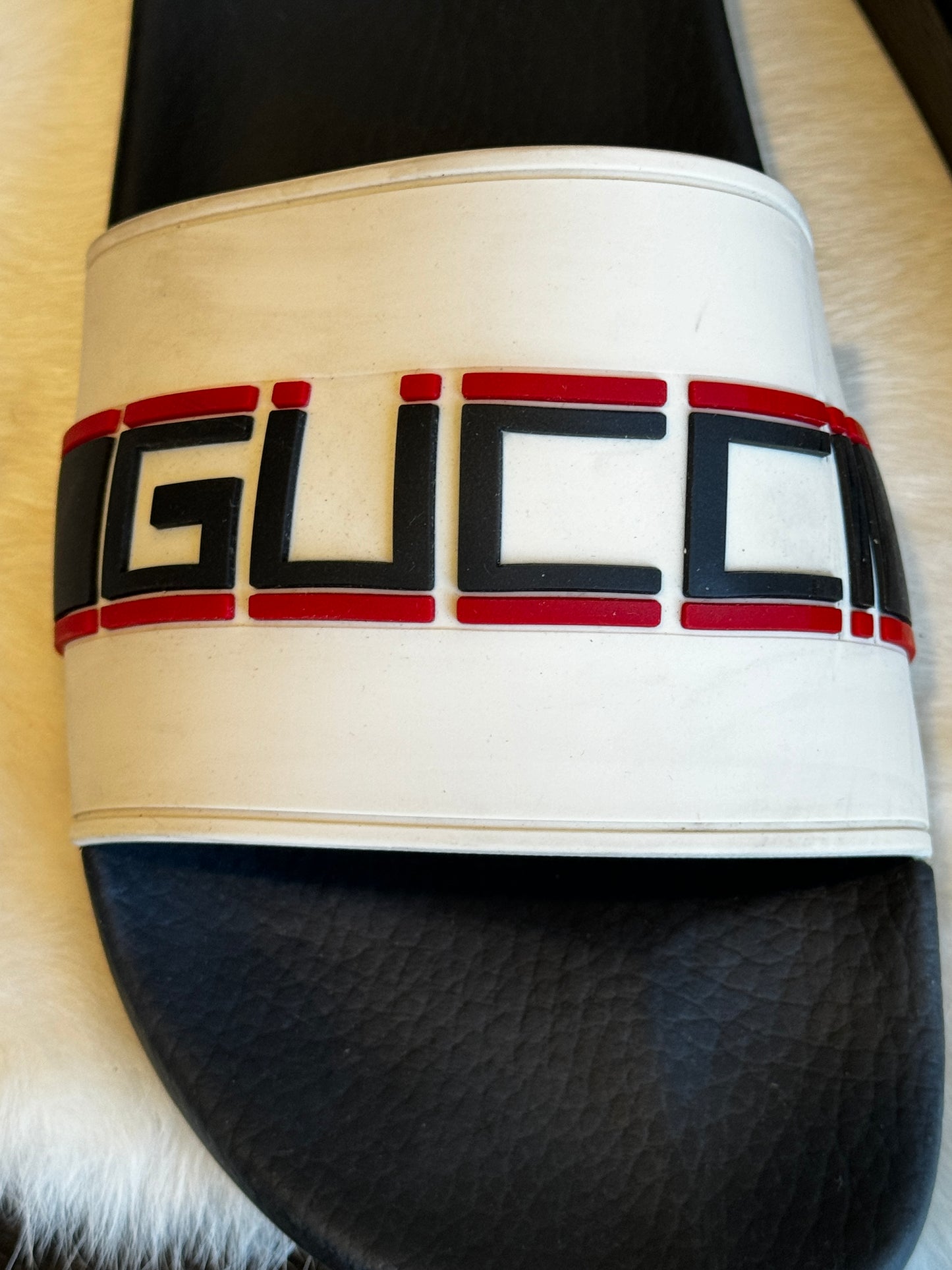 GUCCI Pursuit Logo White 12EU